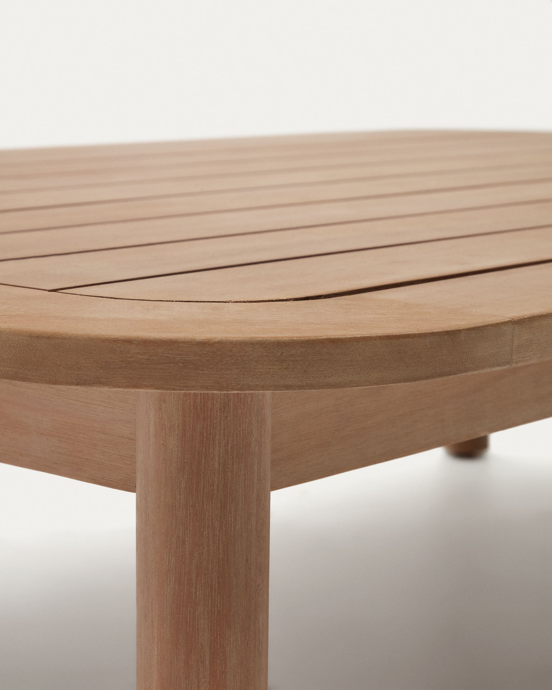 Sacova solid eucalyptus wood coffee table, 100% outdoor suitable 140 x 89 cm - Detail