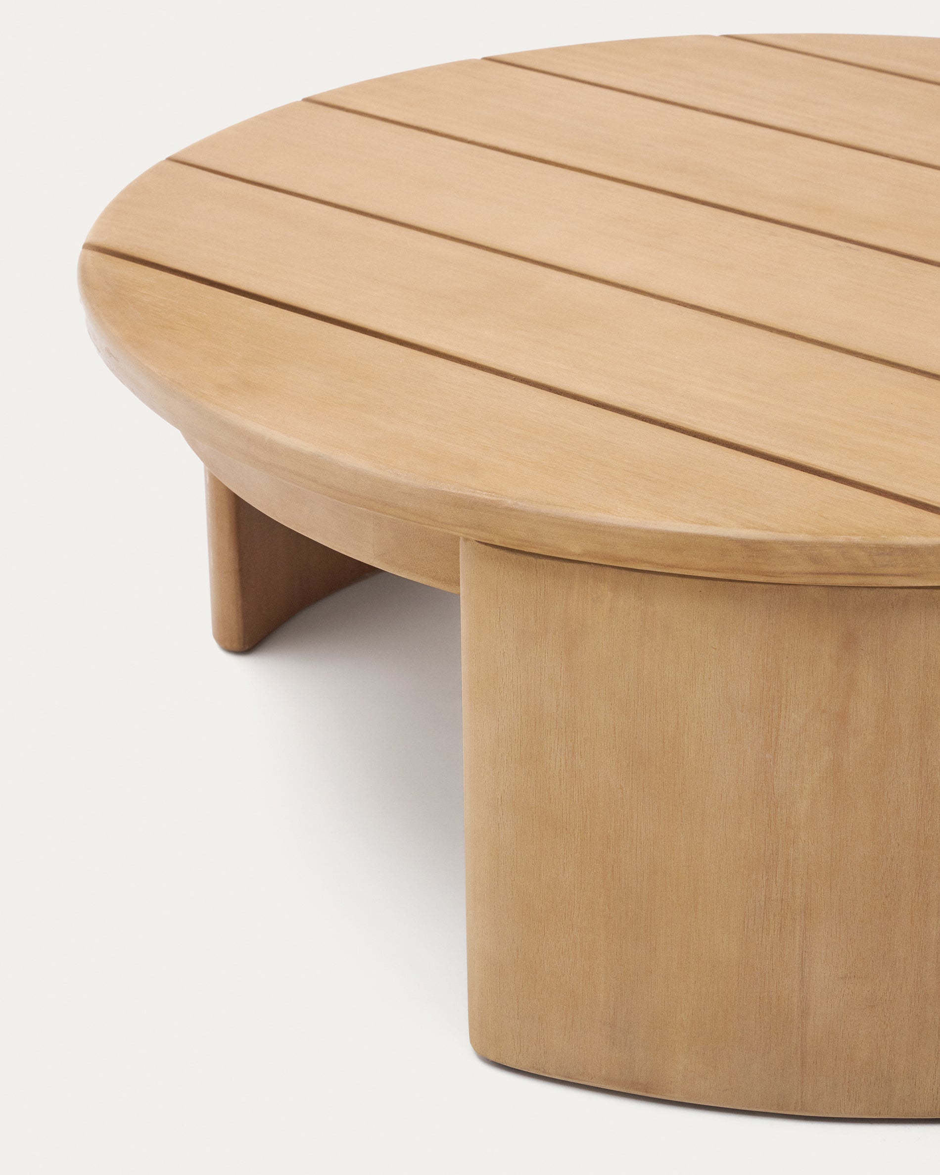 Xoriguer coffee table in solid eucalyptus wood Ø90 cm FSC 100% - Detail