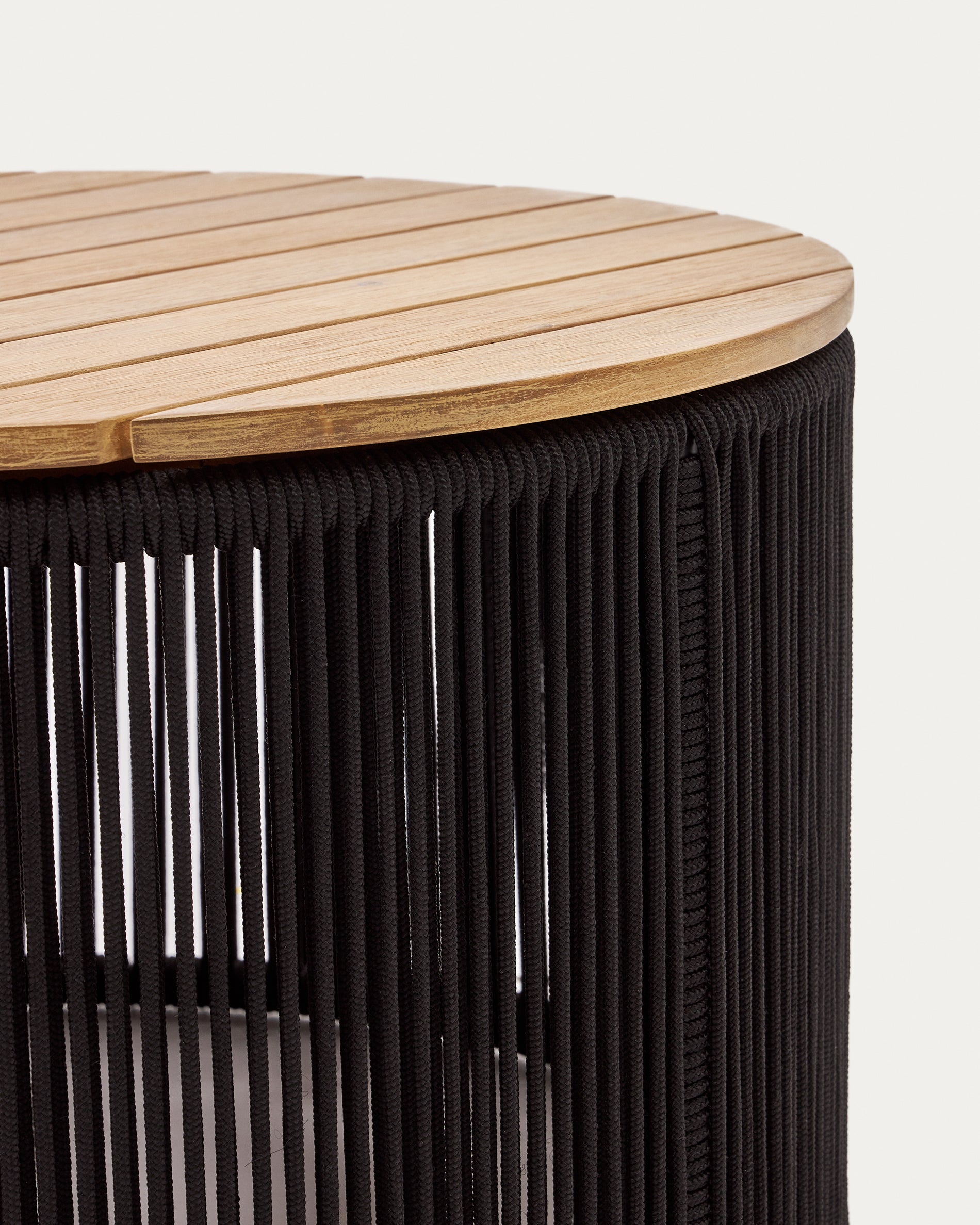 Dandara coffee table made of steel, black rope and 100% FSC certified solid acacia wood, Ø70 cm