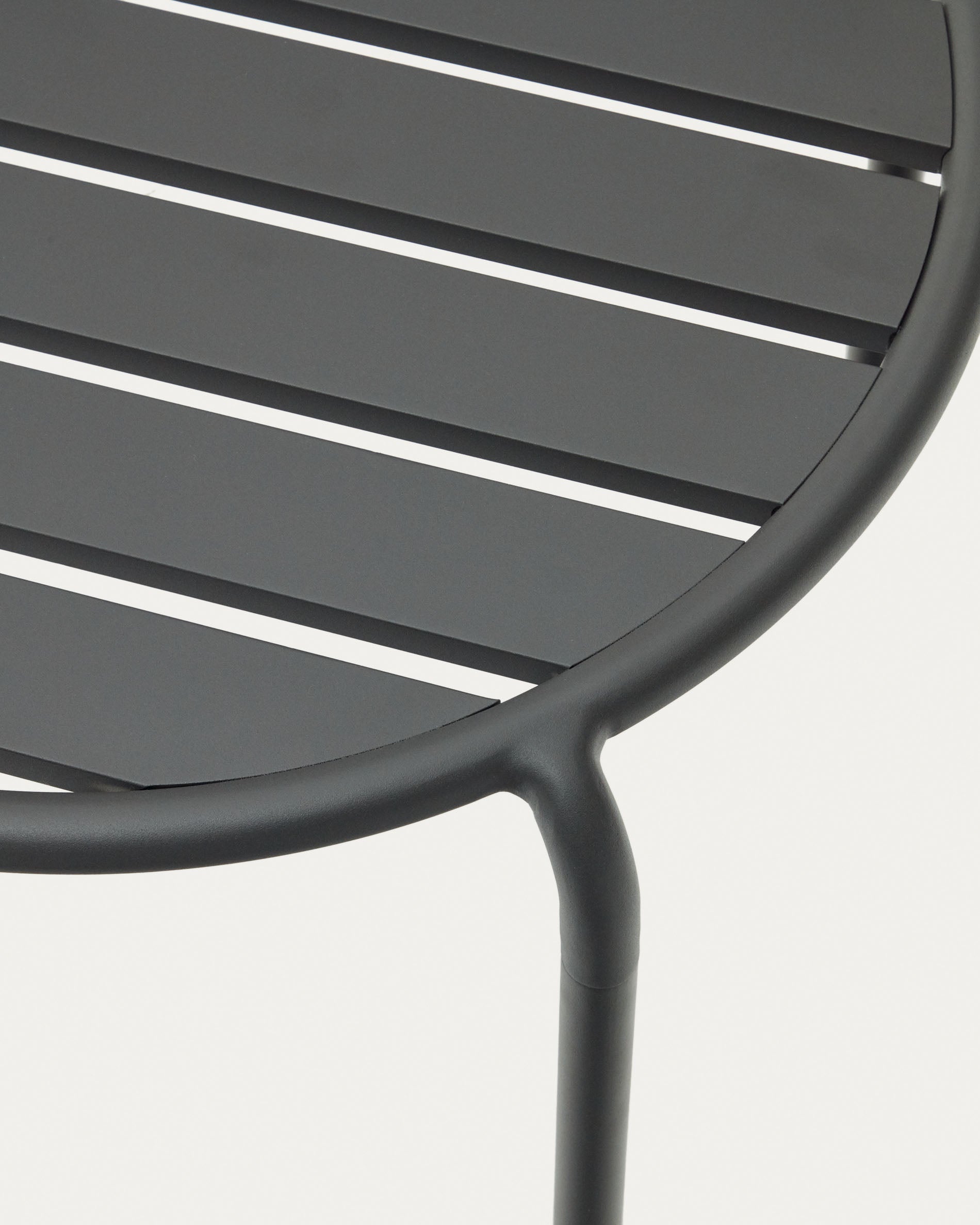 Joncols aluminium side table in powder coated grey finish, Ø 60 cm - Detail