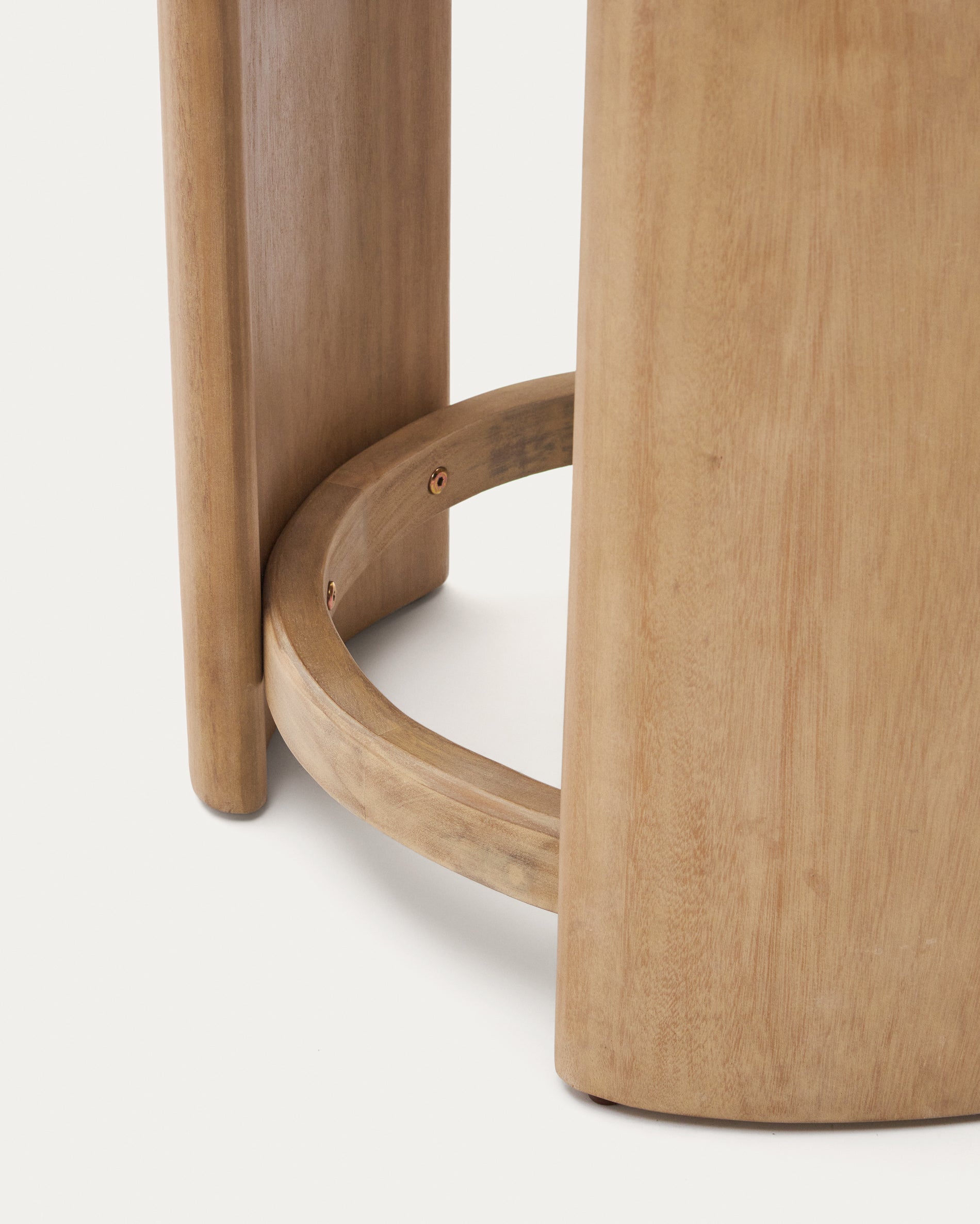 Xoriguer side table made in solid eucalyptus wood Ø56 cm FSC 100% - Detail