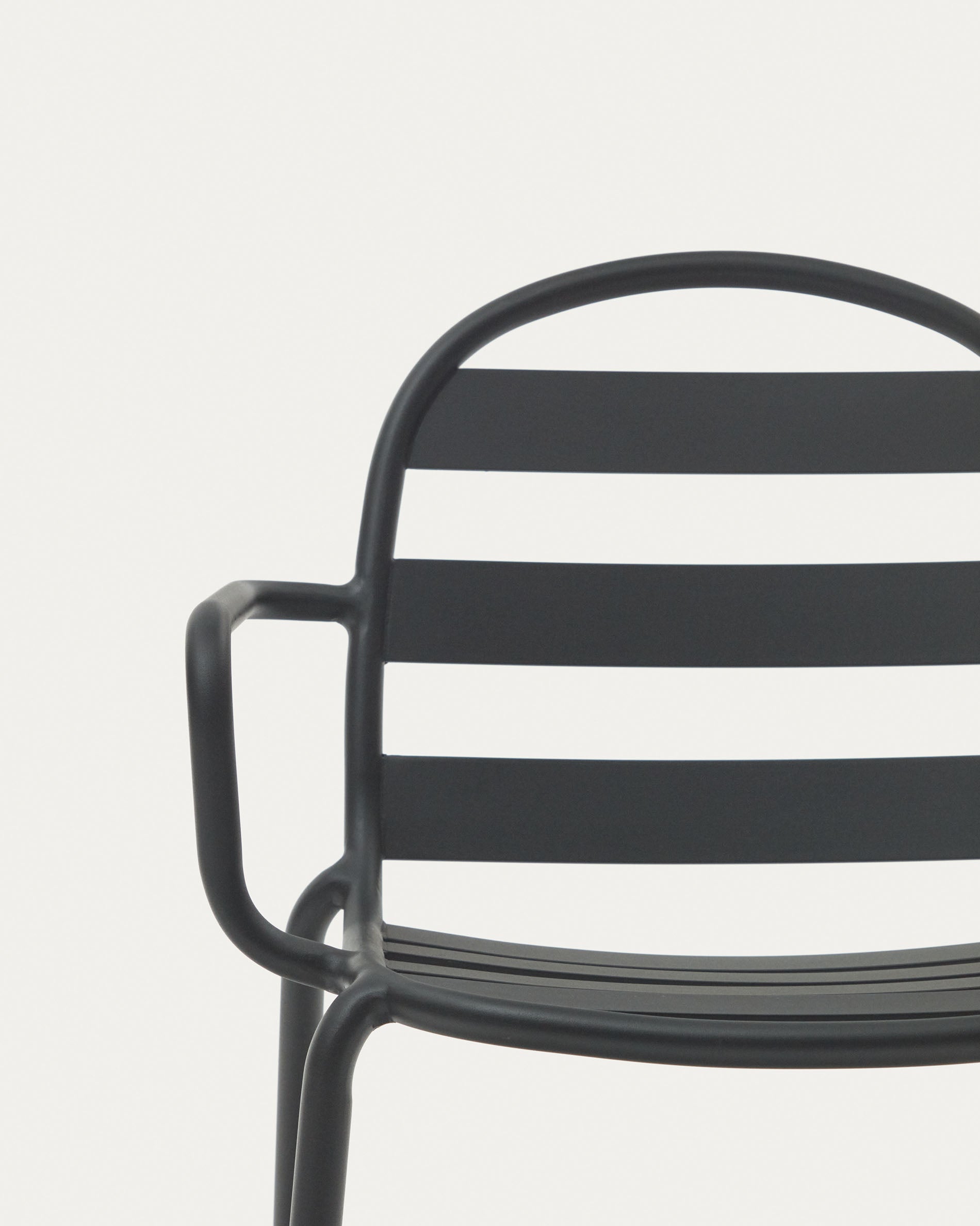 Joncols stackable outdoor aluminium chair with a powder coated grey finish - Detail