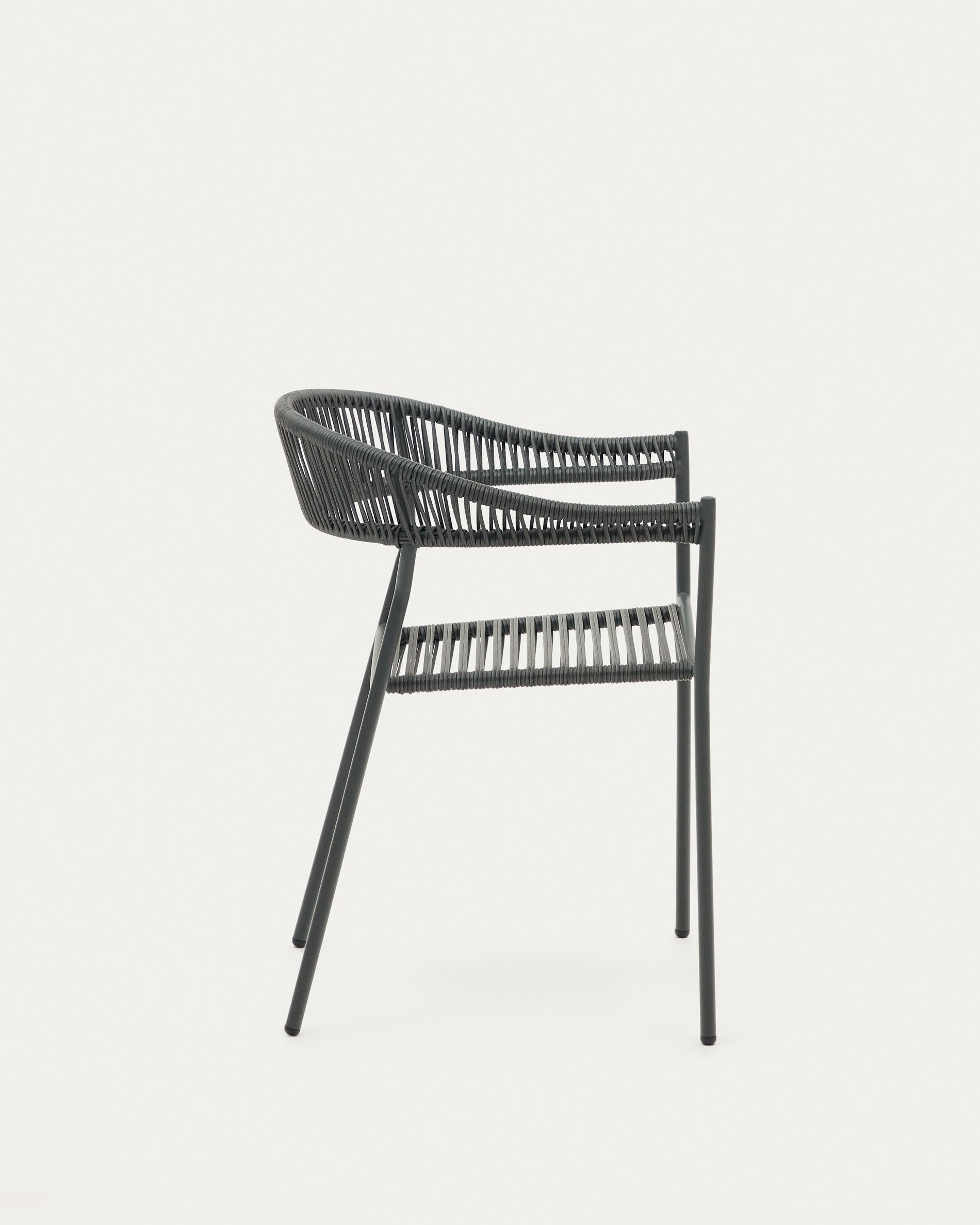 Futadera stackable outdoor chair in grey synthetic cord and grey painted steel - Product View
