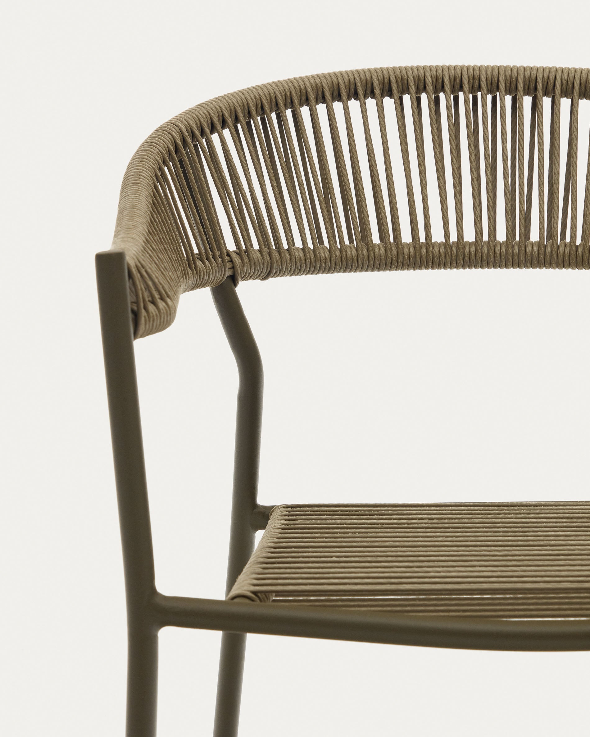 Futadera stackable outdoor chair in green synthetic cord and green painted steel - Detail
