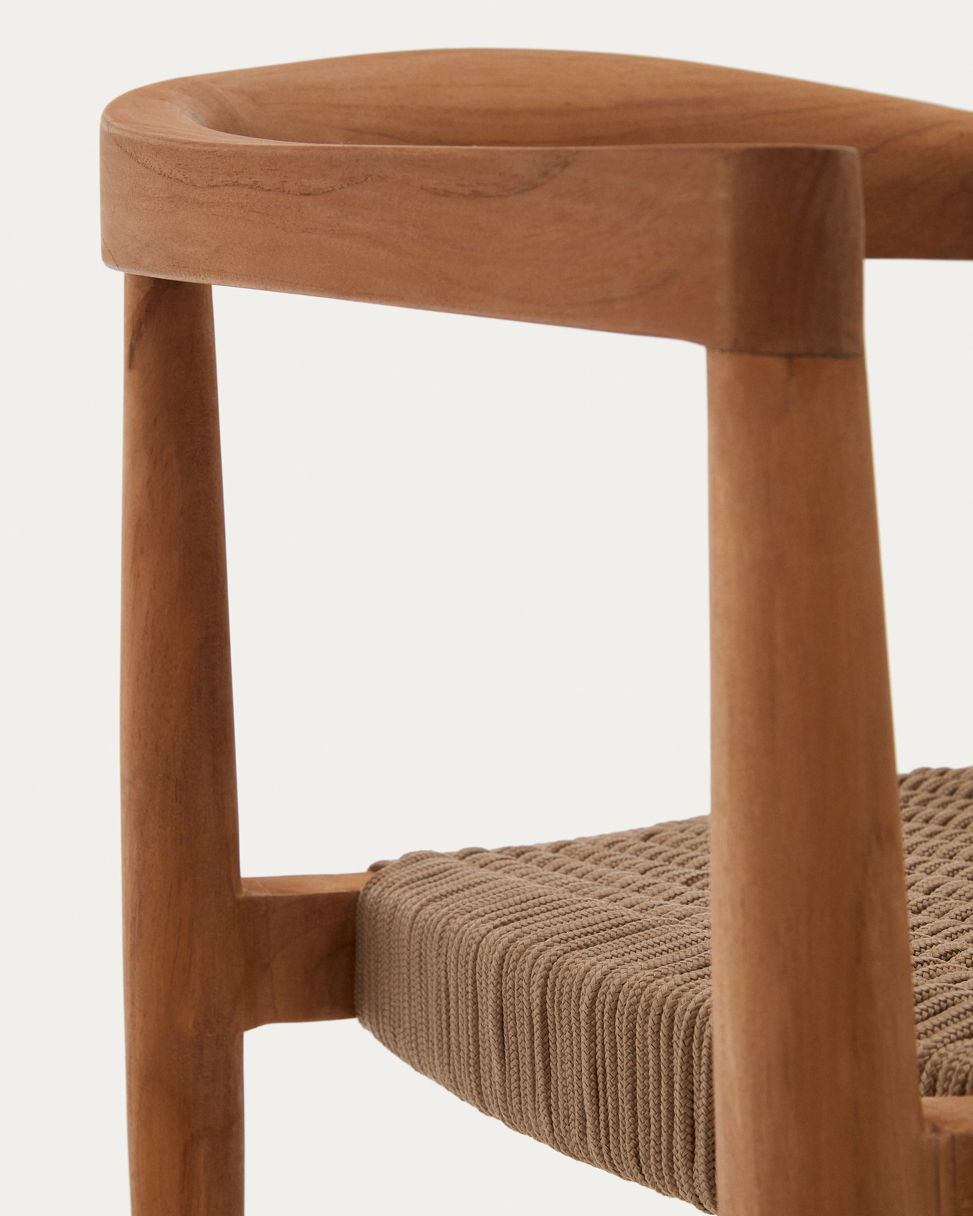 Ydalia stackable outdoor chair in solid teak wood with natural finish and beige rope - Detail