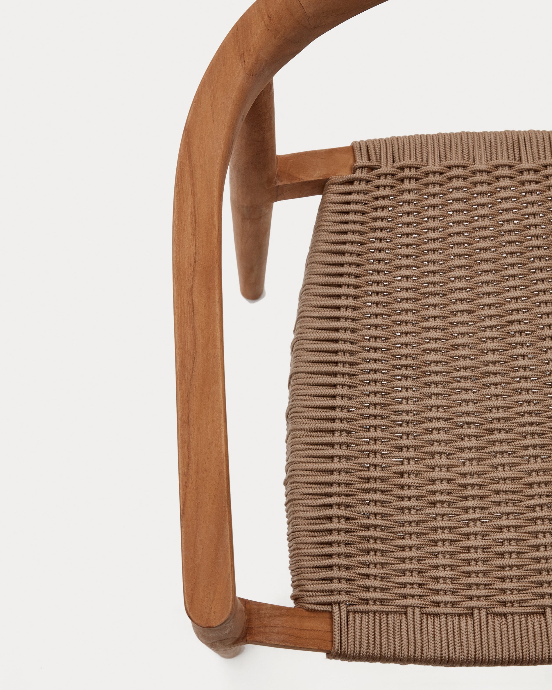 Ydalia stackable outdoor chair in solid teak wood with natural finish and beige rope - Detail