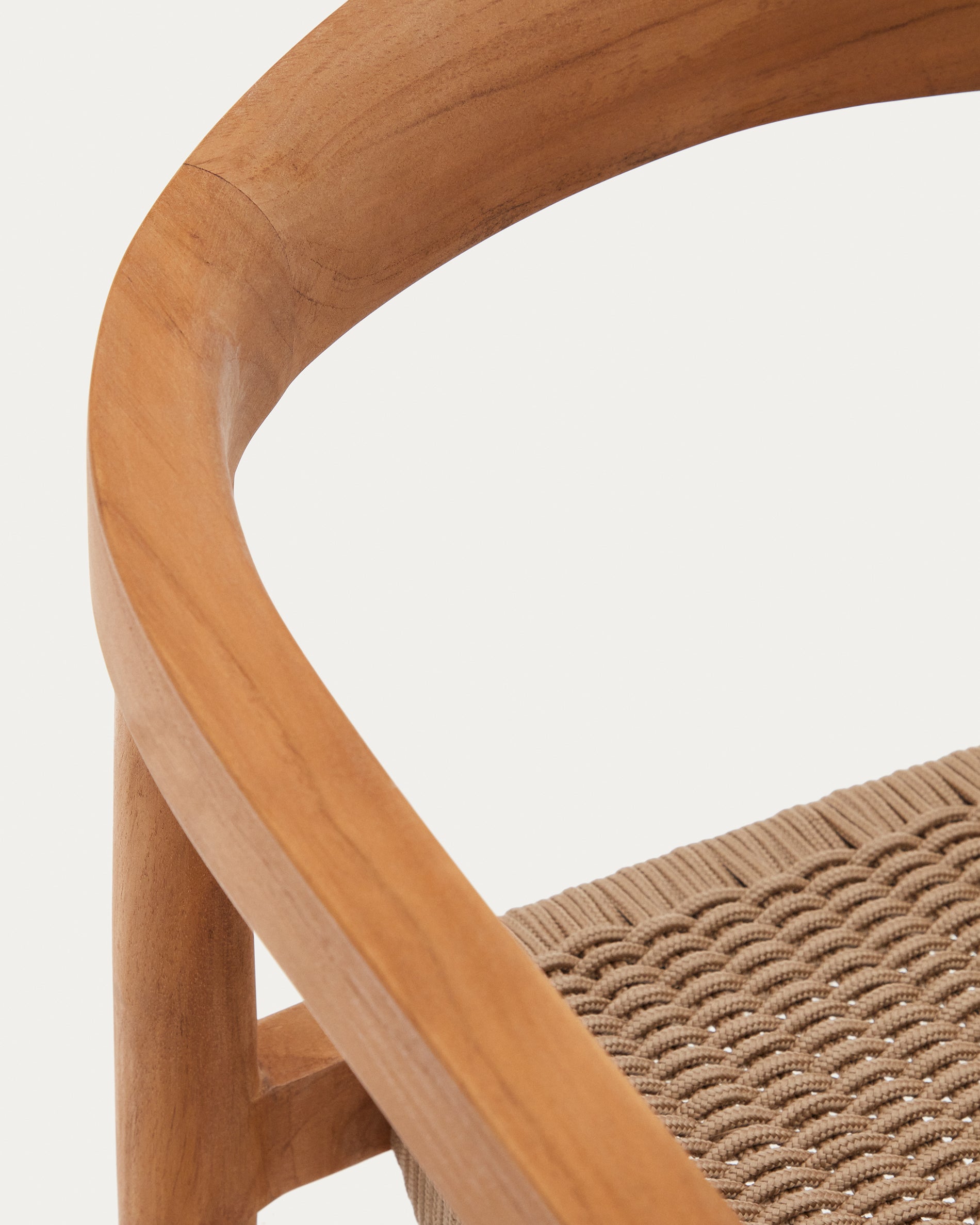 Ydalia stackable outdoor chair in solid teak wood with natural finish and beige rope - Detail