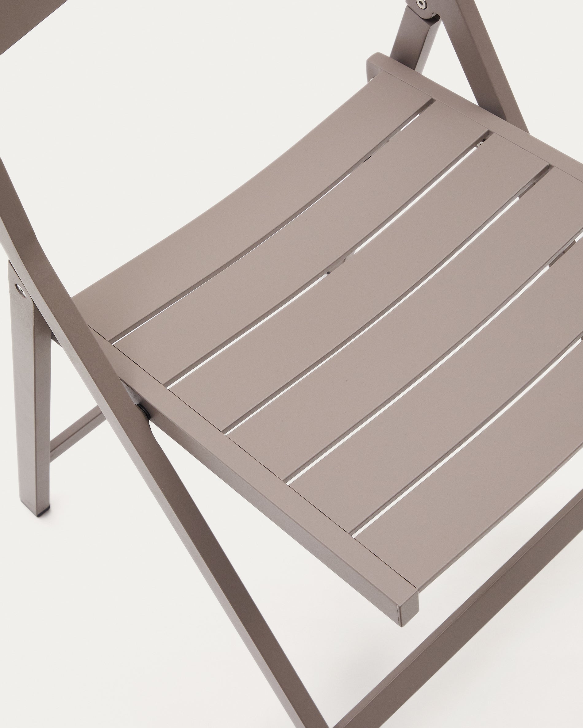 Torreta folding outdoor chair made of aluminum with a matte brown finish