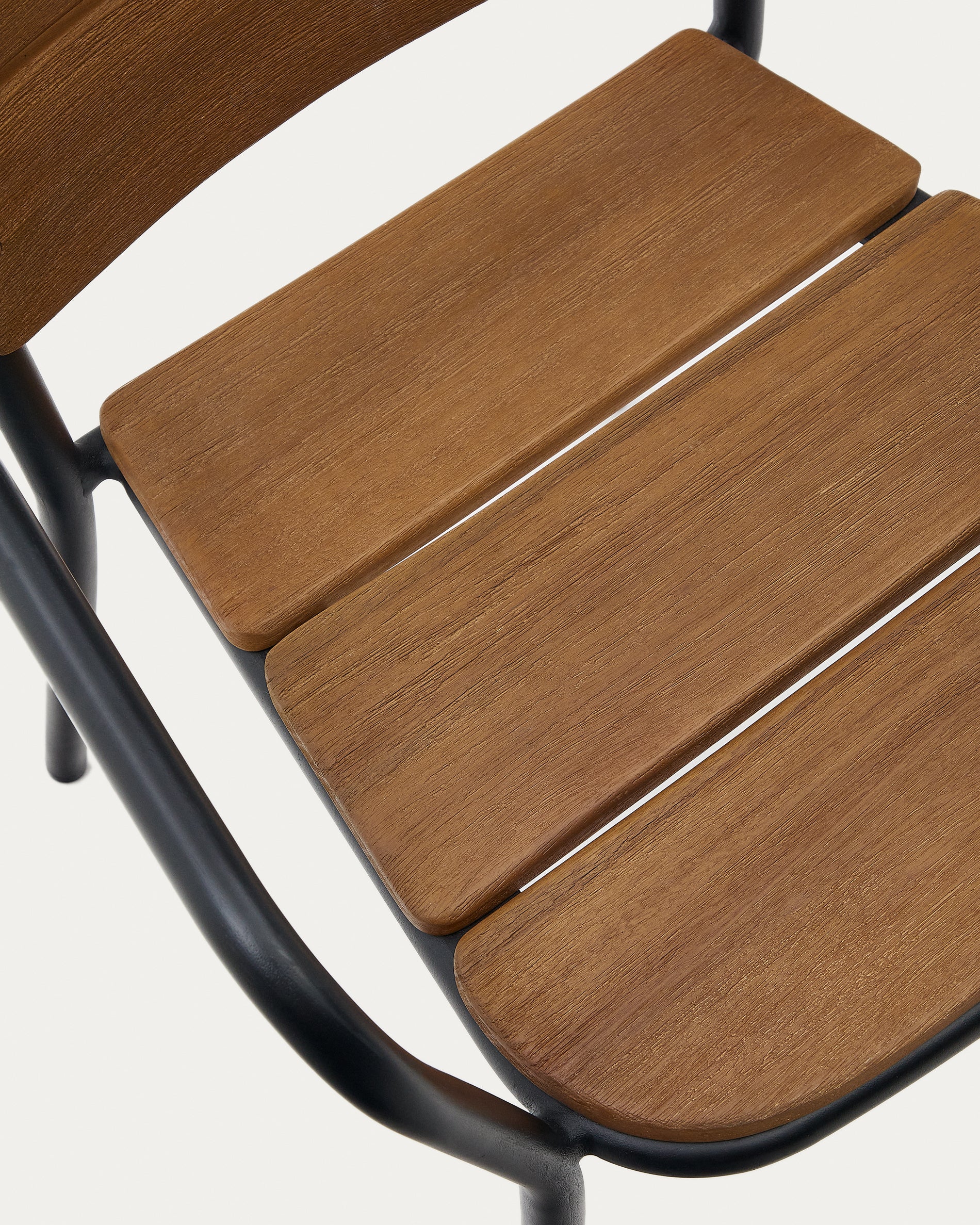 Algueret chair, solid eucalyptus wood, natural finish and black aluminum, FSC 100%