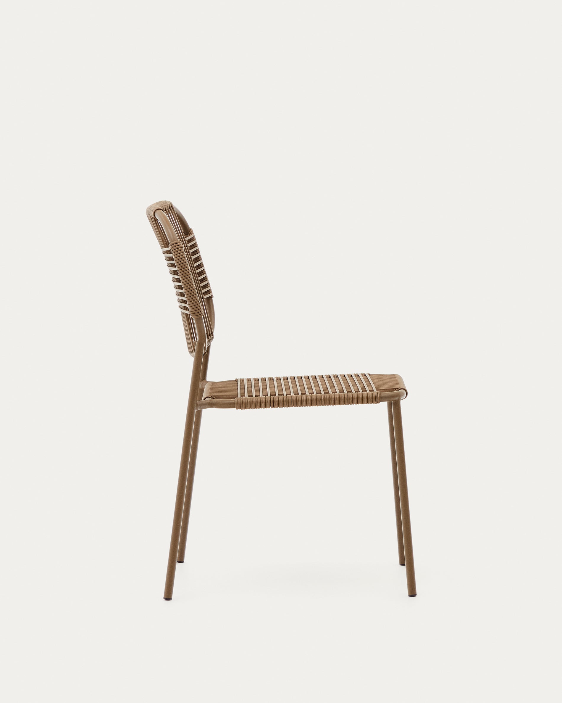Talaier stackable outdoor chair made of synthetic rope and galvanized steel in brown finish - Product View