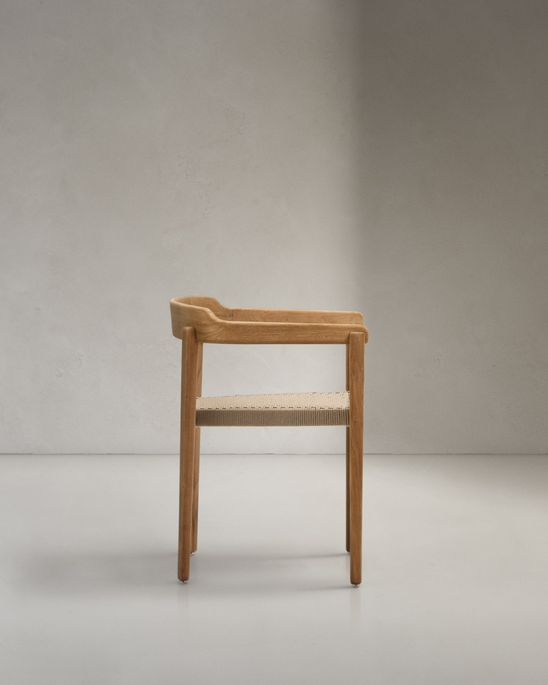 Icaro chair in solid teak wood with natural finish and black rope rope, 100% FSC