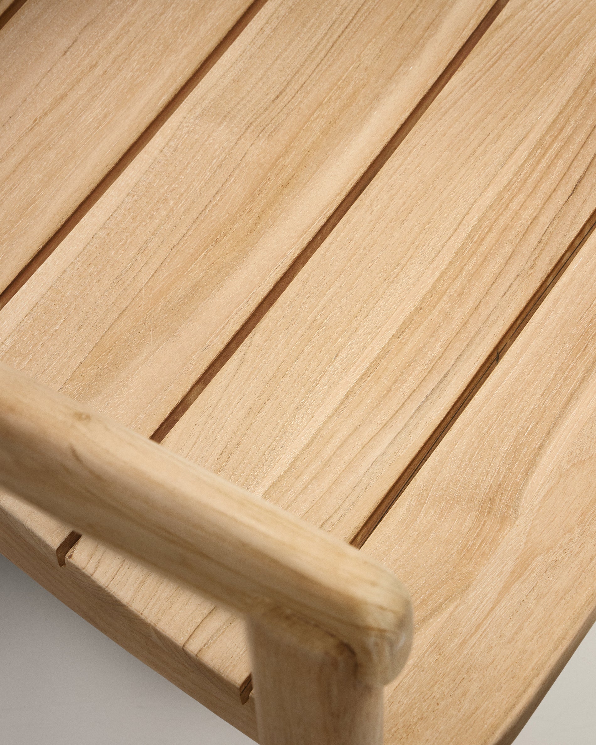 Icaro stackable solid teak wood chair in a natural finish, FSC 100% - Detail