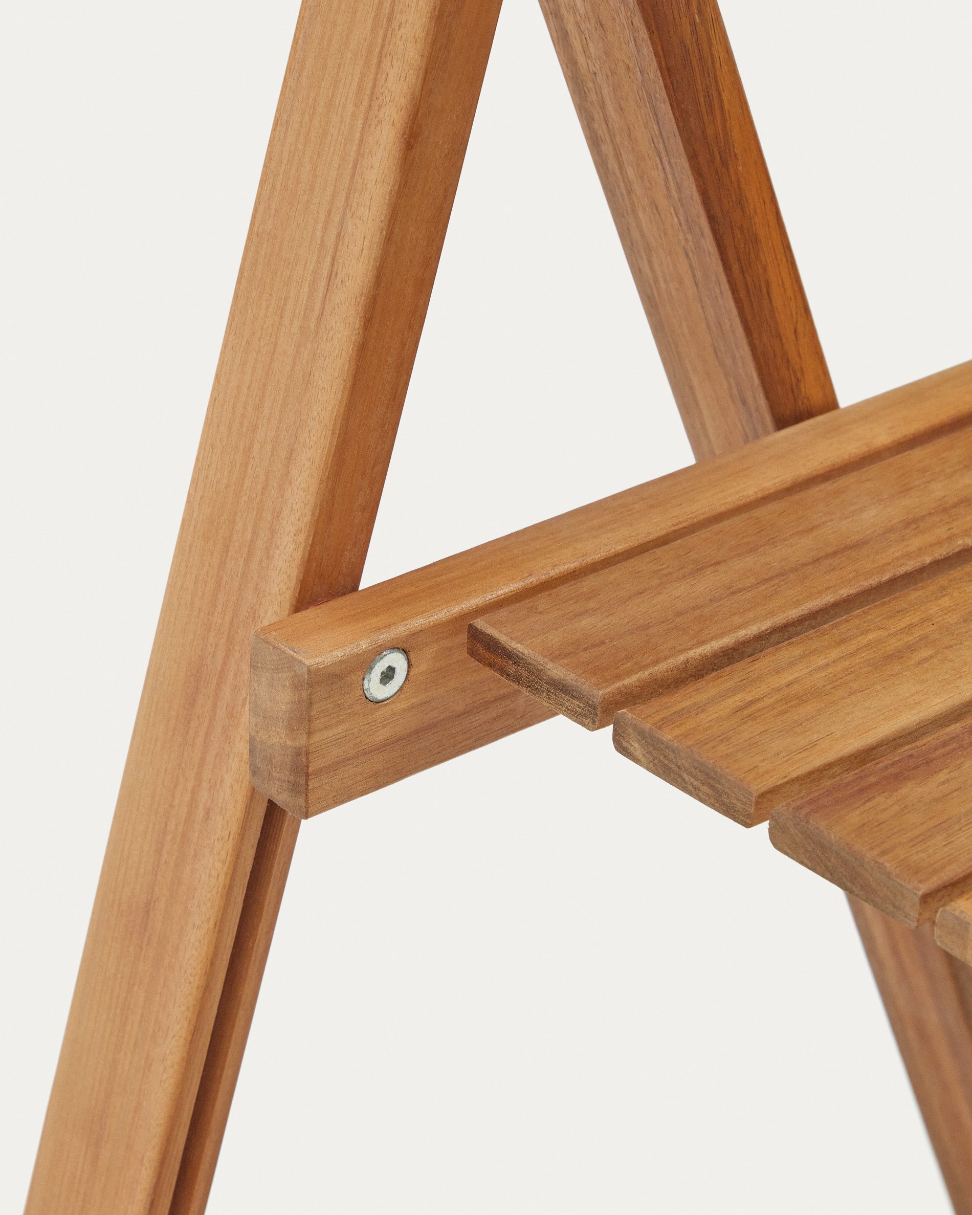 Sadirar folding outdoor chair made from solid acacia wood FSC 100% - Detail