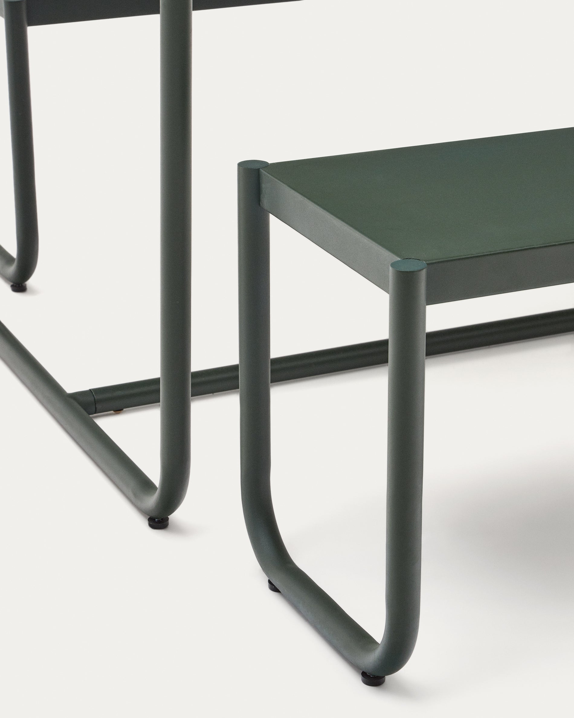 Sotil Set of 2 Benches and Galvanized Steel Table with Green Finish 183 x 83 cm - Detail