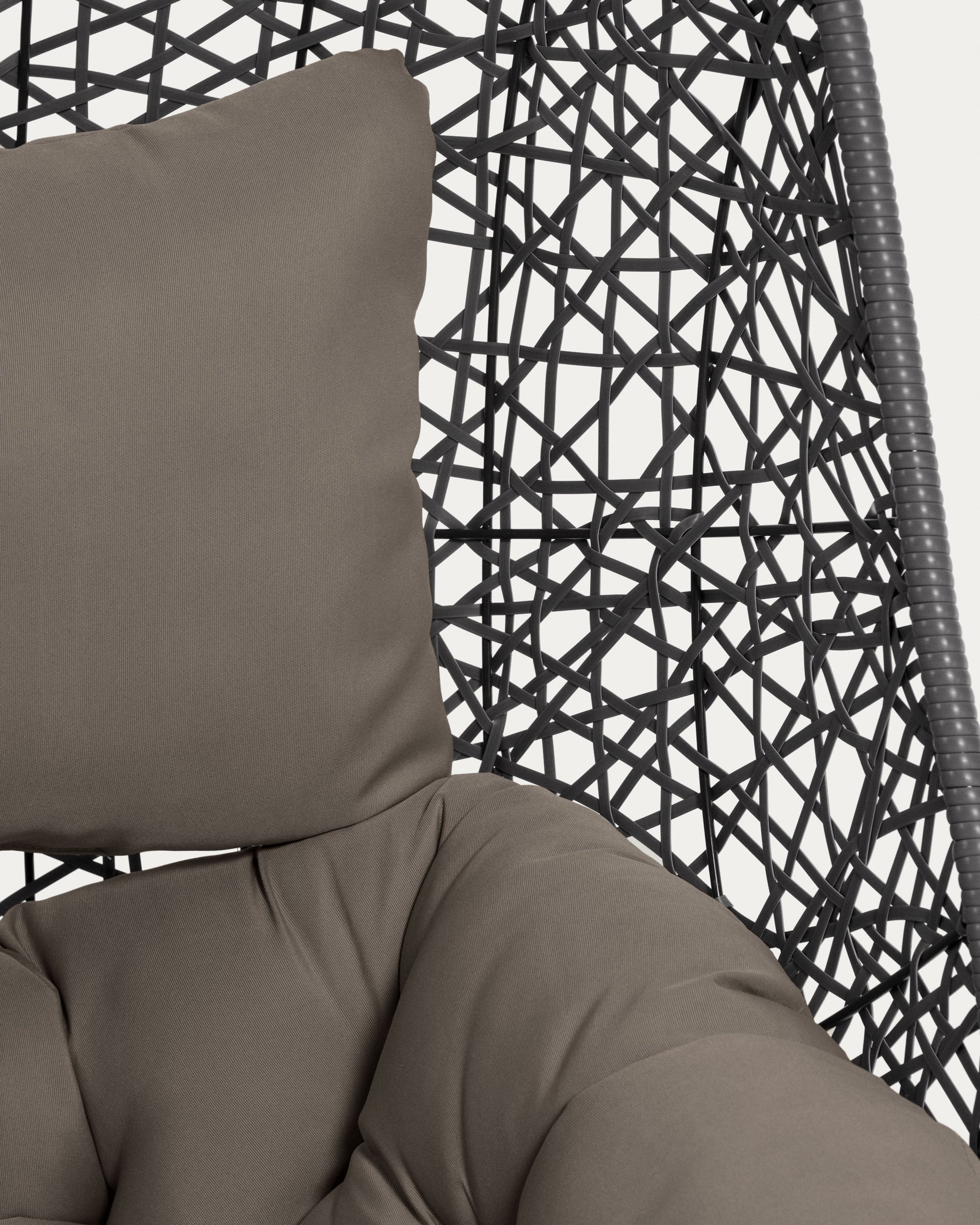 Pendant armchair with light grey Florina dark grey base - Detail