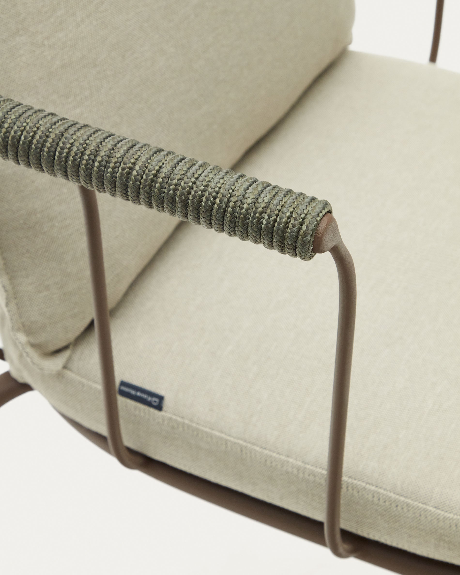 Salguer stackable stool in cord and steel with a brown painted finish, 66 cm - Detail