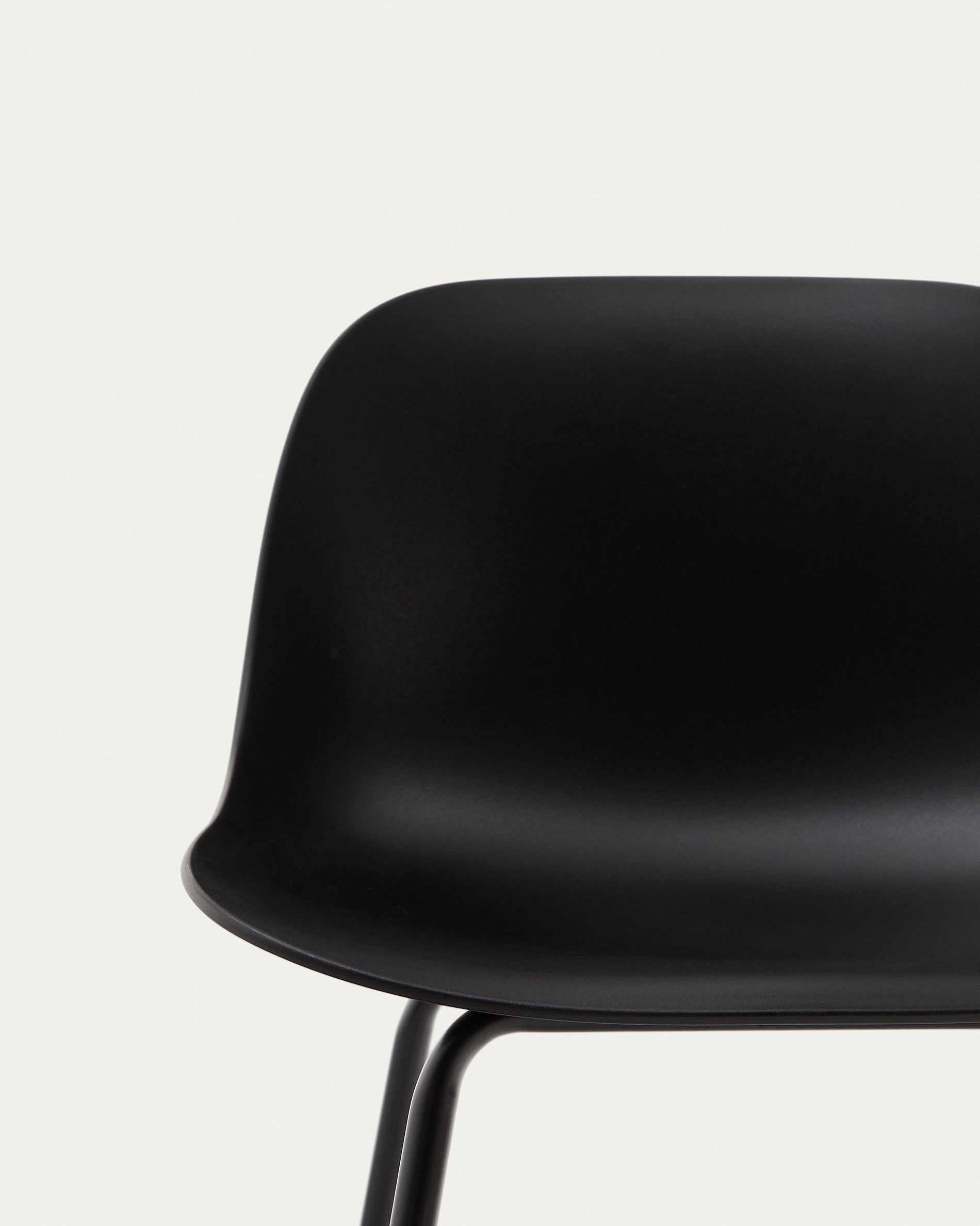 Altea black stool with black-finished steel legs 75 cm - Detail