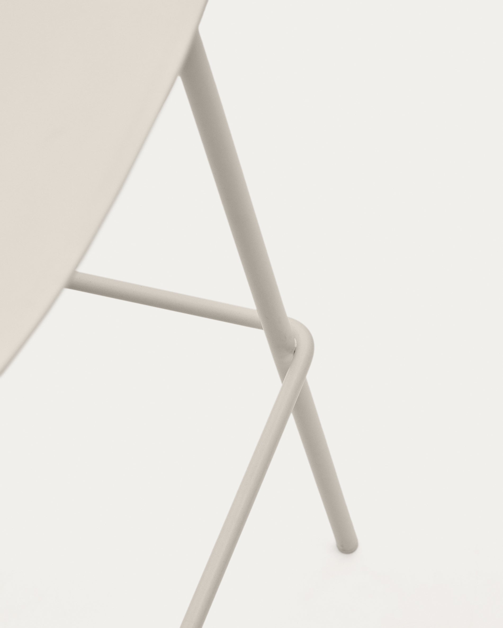 Altea beige stool with beige-finished steel legs 75 cm - Detail