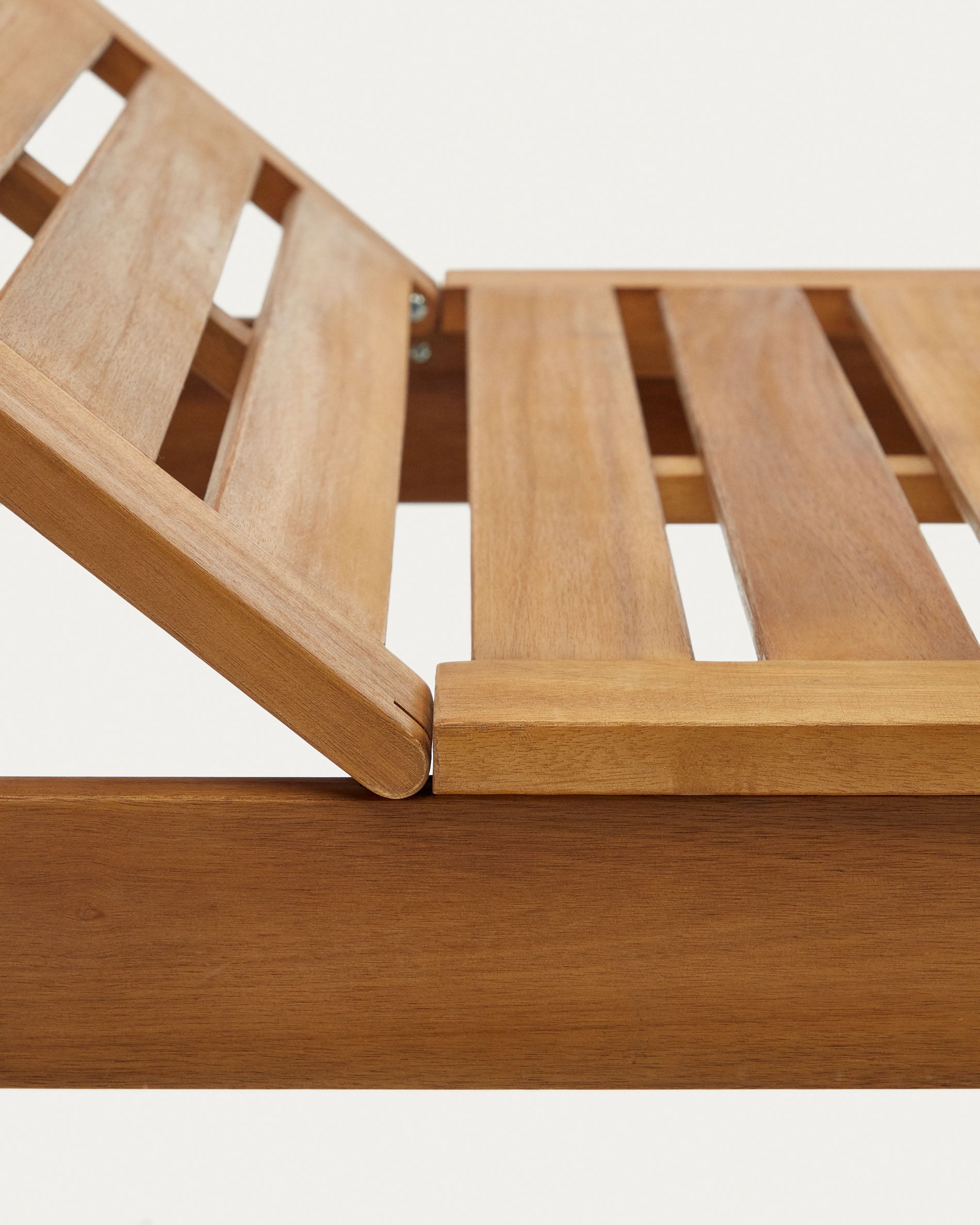 Sulamita outdoor sun lounger made from solid acacia wood FSC 100% - Detail