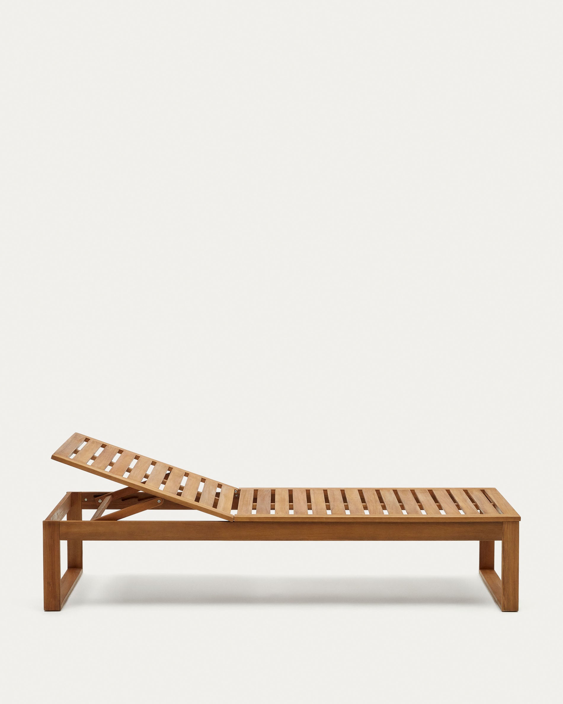 Sulamita outdoor sun lounger made from solid acacia wood FSC 100% - Product View