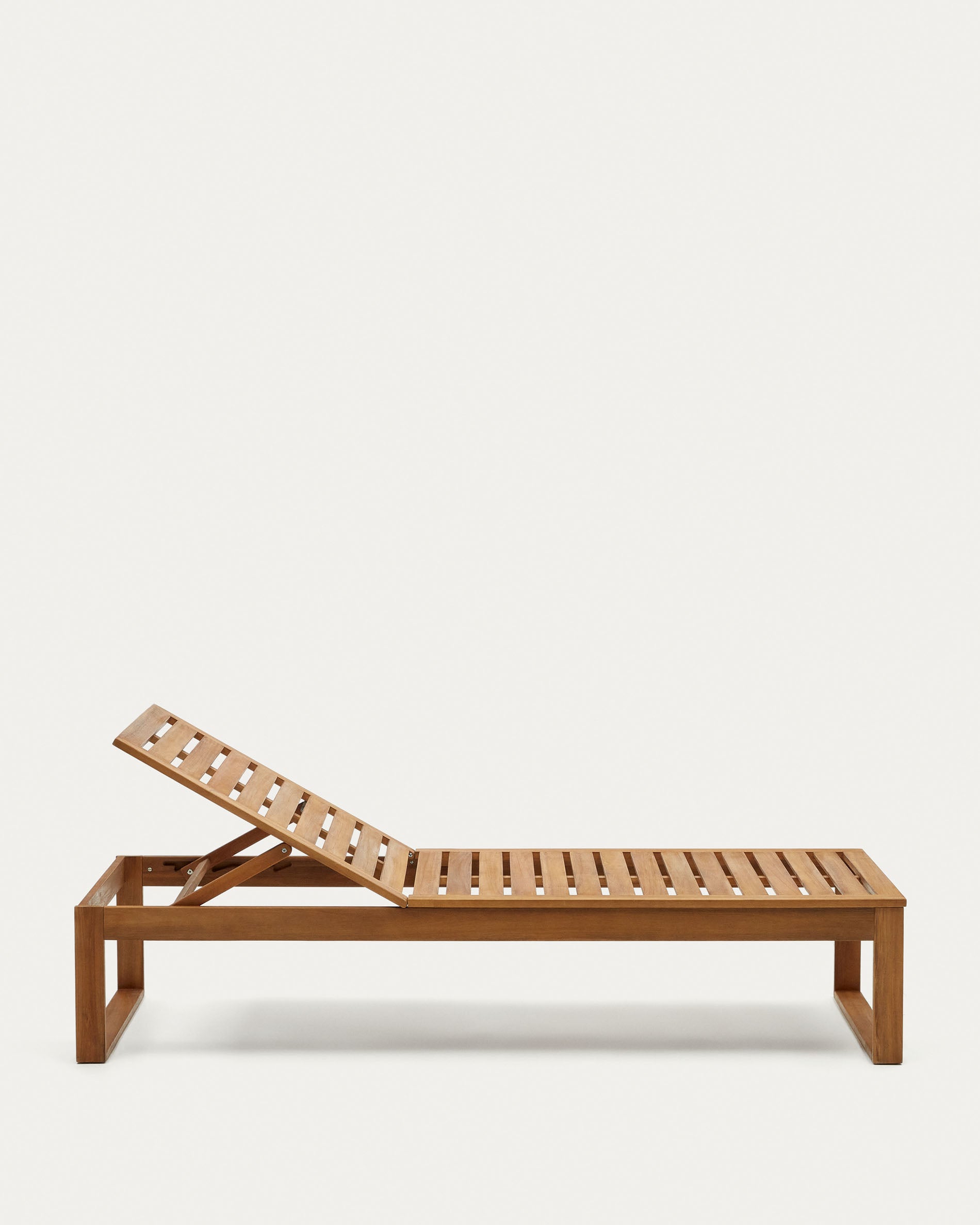 Sulamita outdoor sun lounger made from solid acacia wood FSC 100% - Product View