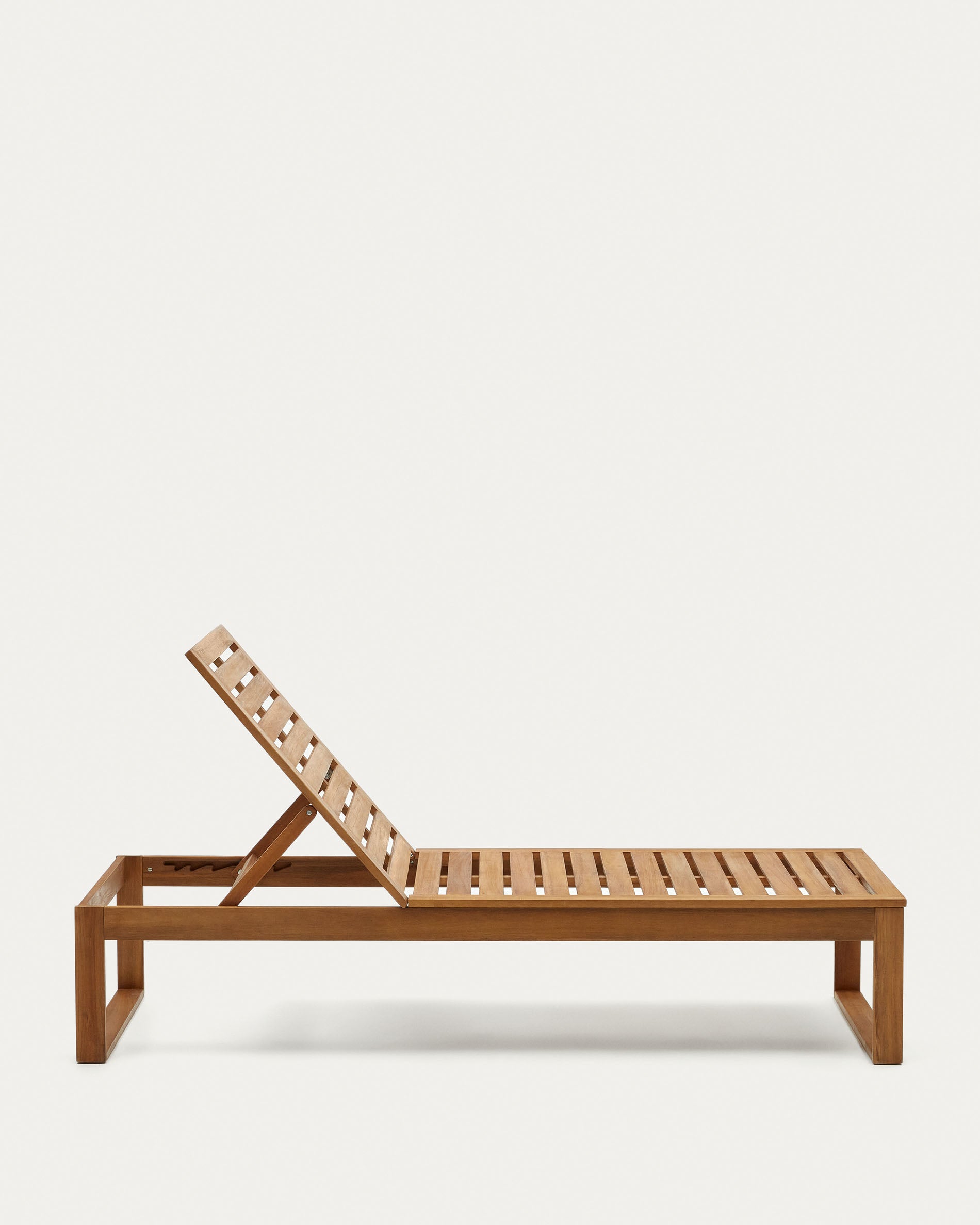 Sulamita outdoor sun lounger made from solid acacia wood FSC 100% - Product View