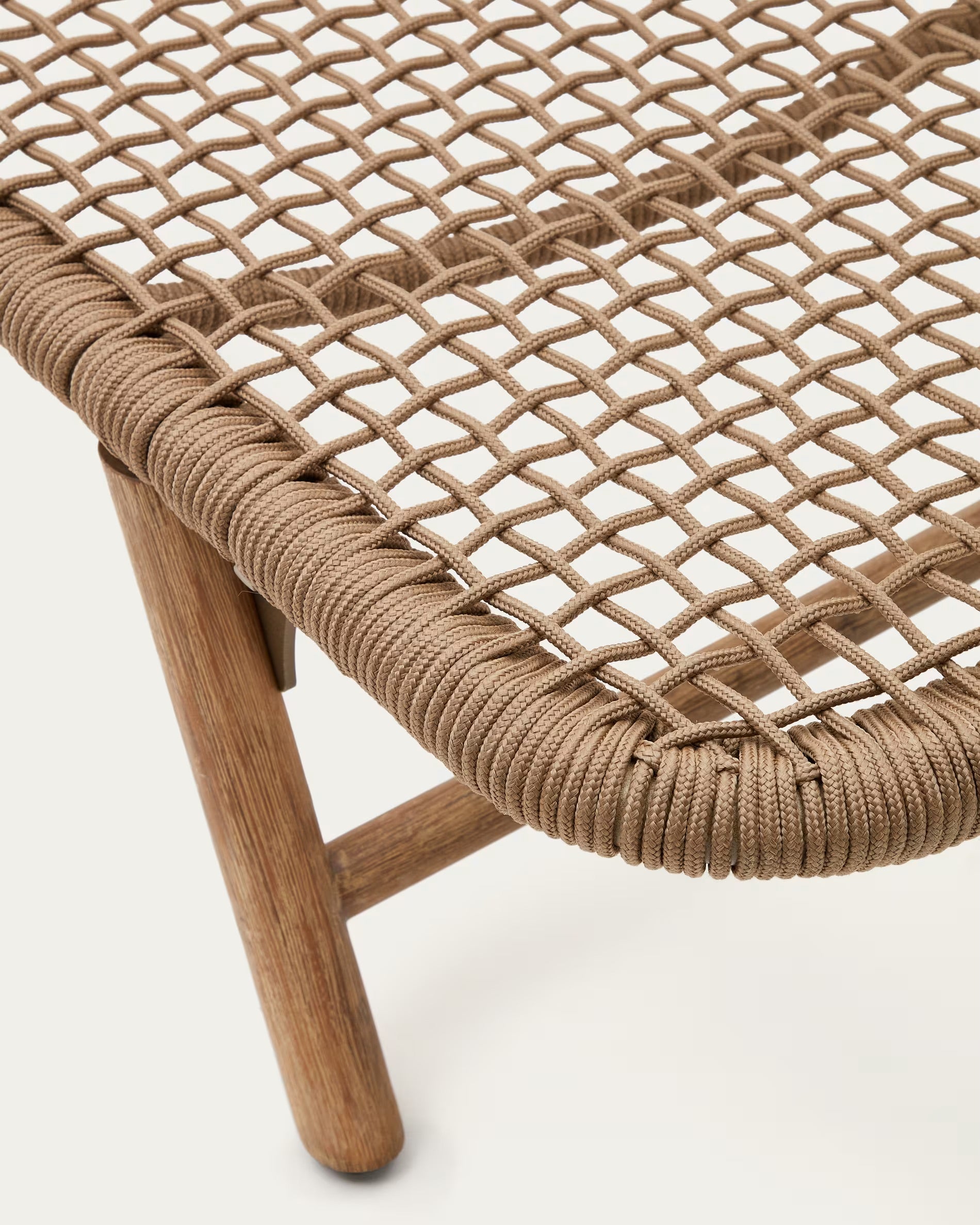 Dandara lounge chair with steel structure, beige cord and 100% FSC solid acacia wood legs