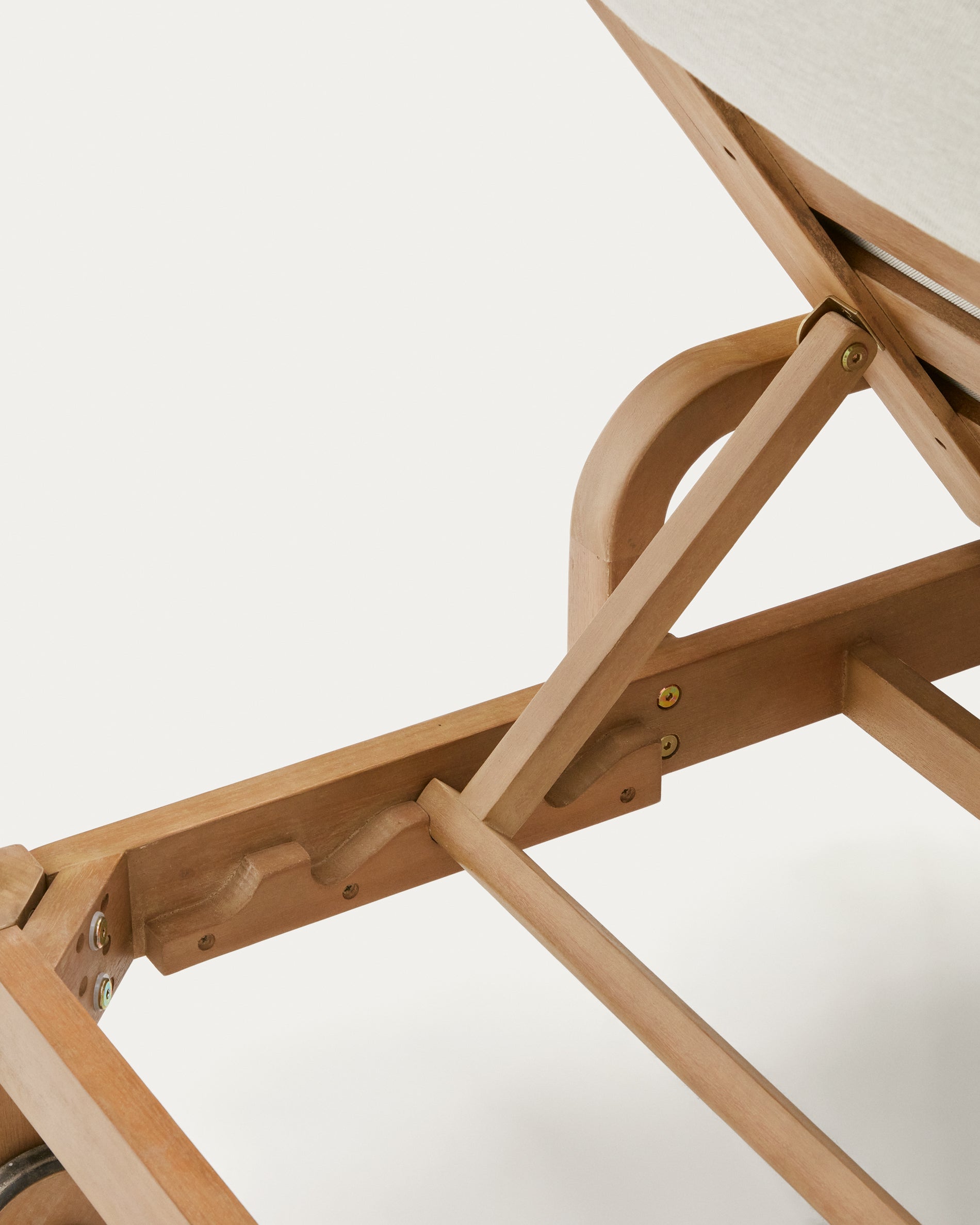 Sonsaura sun lounger made from solid eucalyptus wood FSC 100% - Detail
