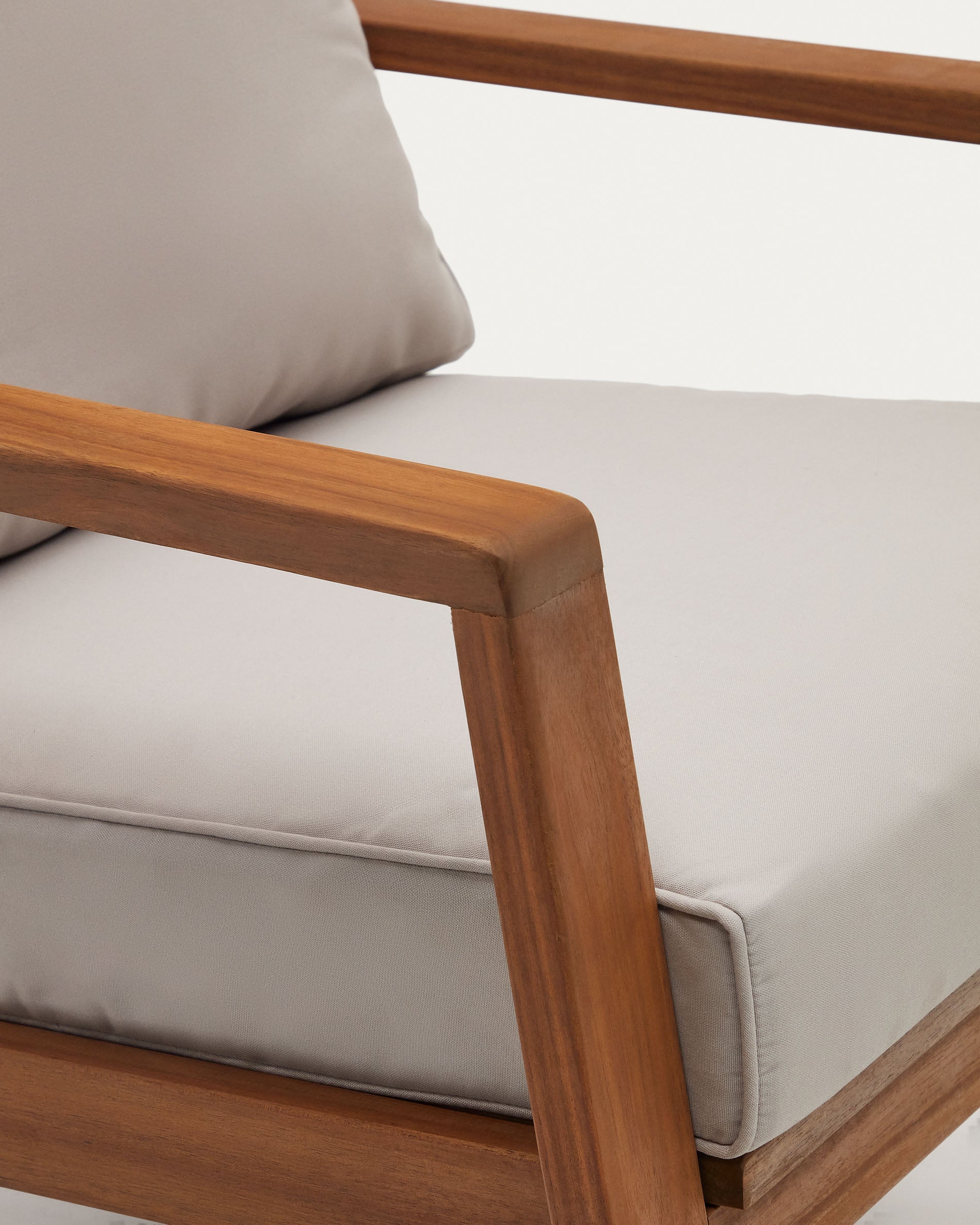 Frares set, 2 seater sofa, 2 armchairs & coffee table, made from solid acacia wood - Detail