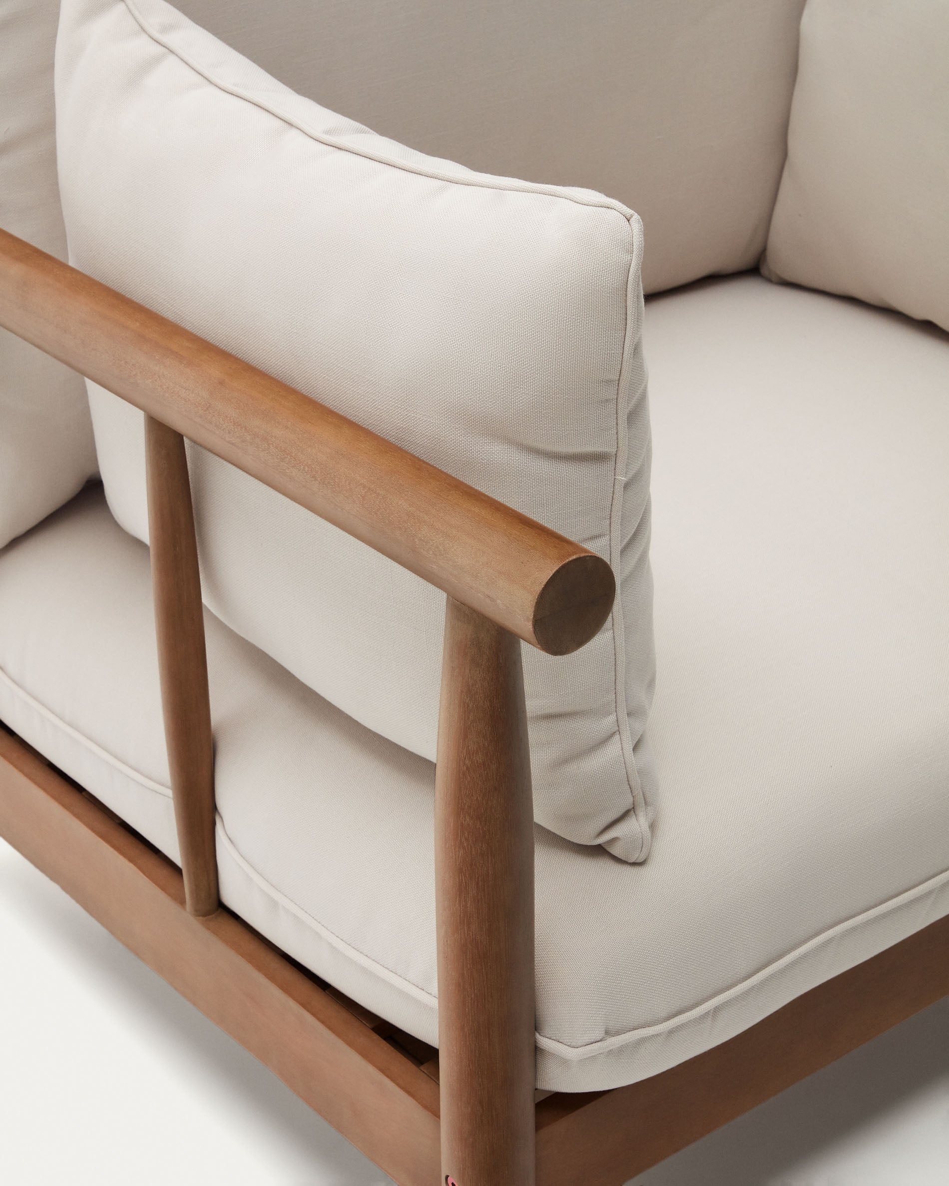 Sacova solid eucalyptus wood armchair - Detail