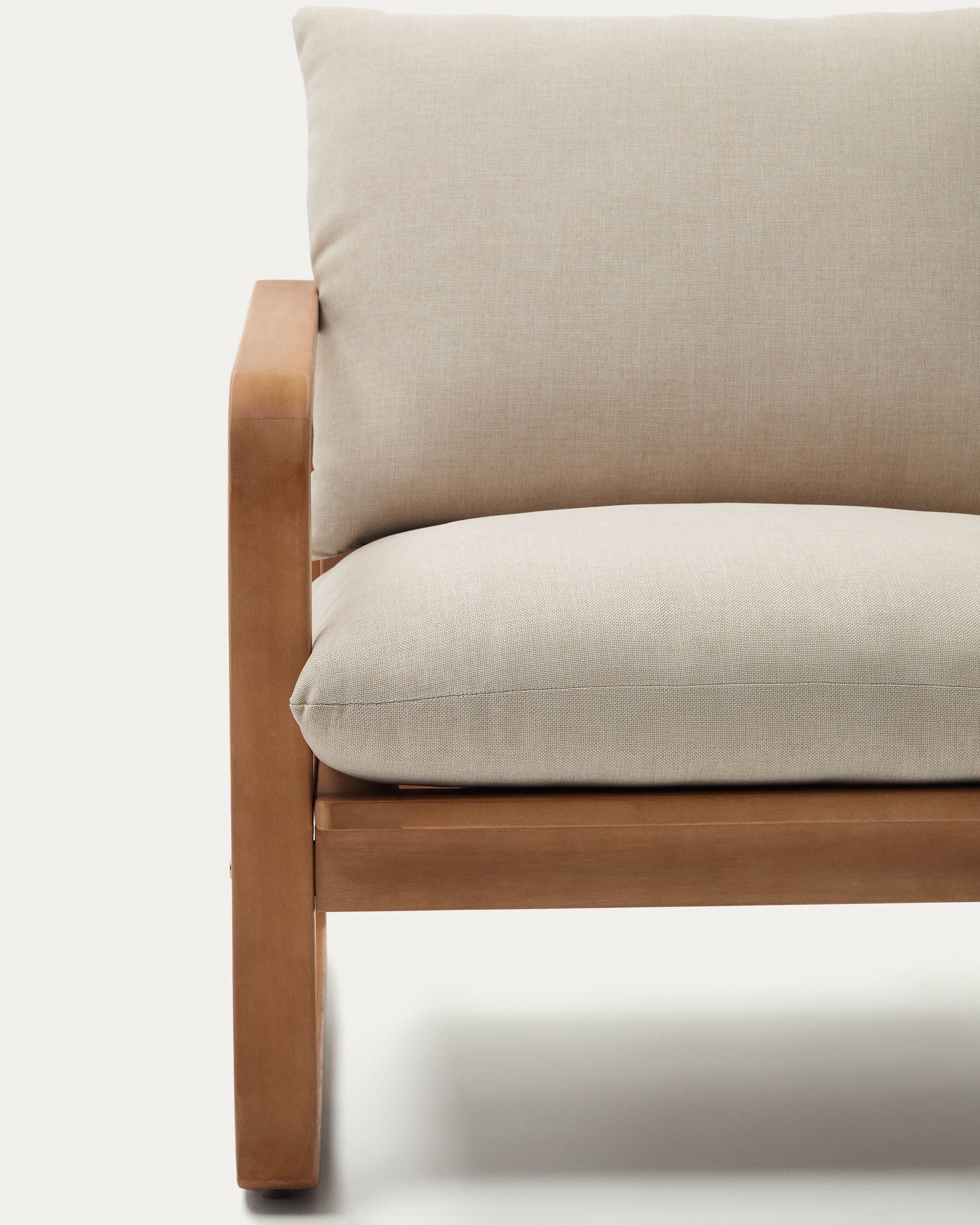 Sacaleta solid eucalyptus wood armchair - Detail
