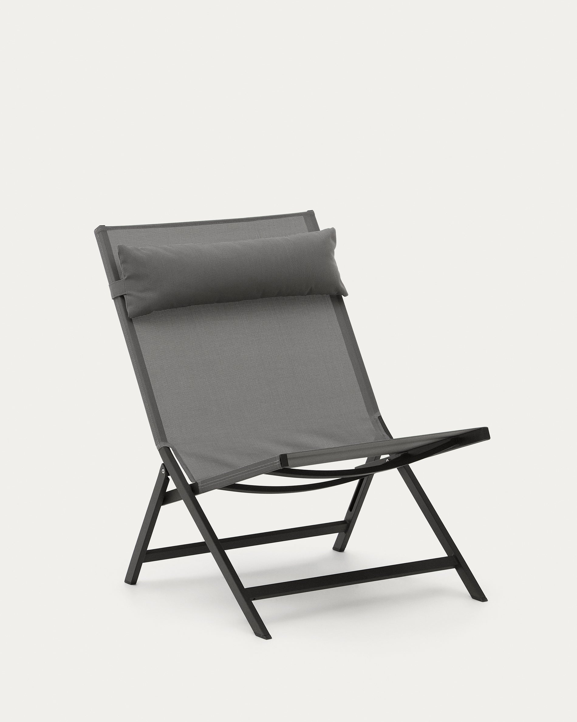 Canutells folding armchair in aluminum with black finish