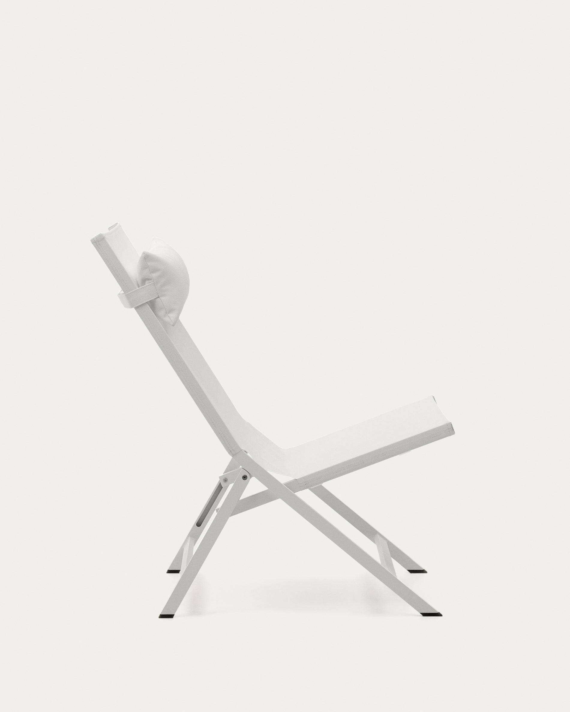 Canutells folding armchair made of aluminum with light grey finish - Product View