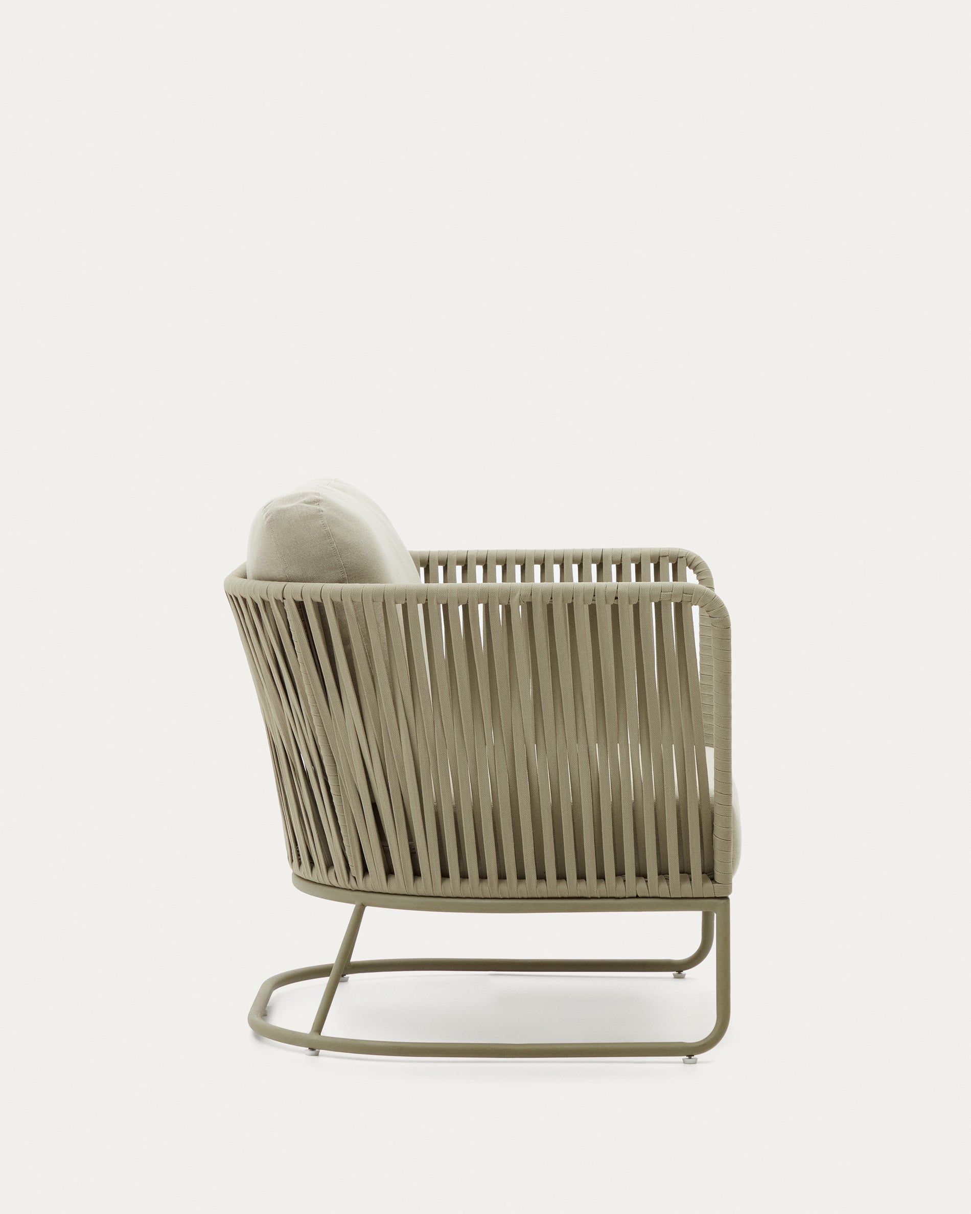 Saconca outdoor armchair made of rope and green galvanized steel