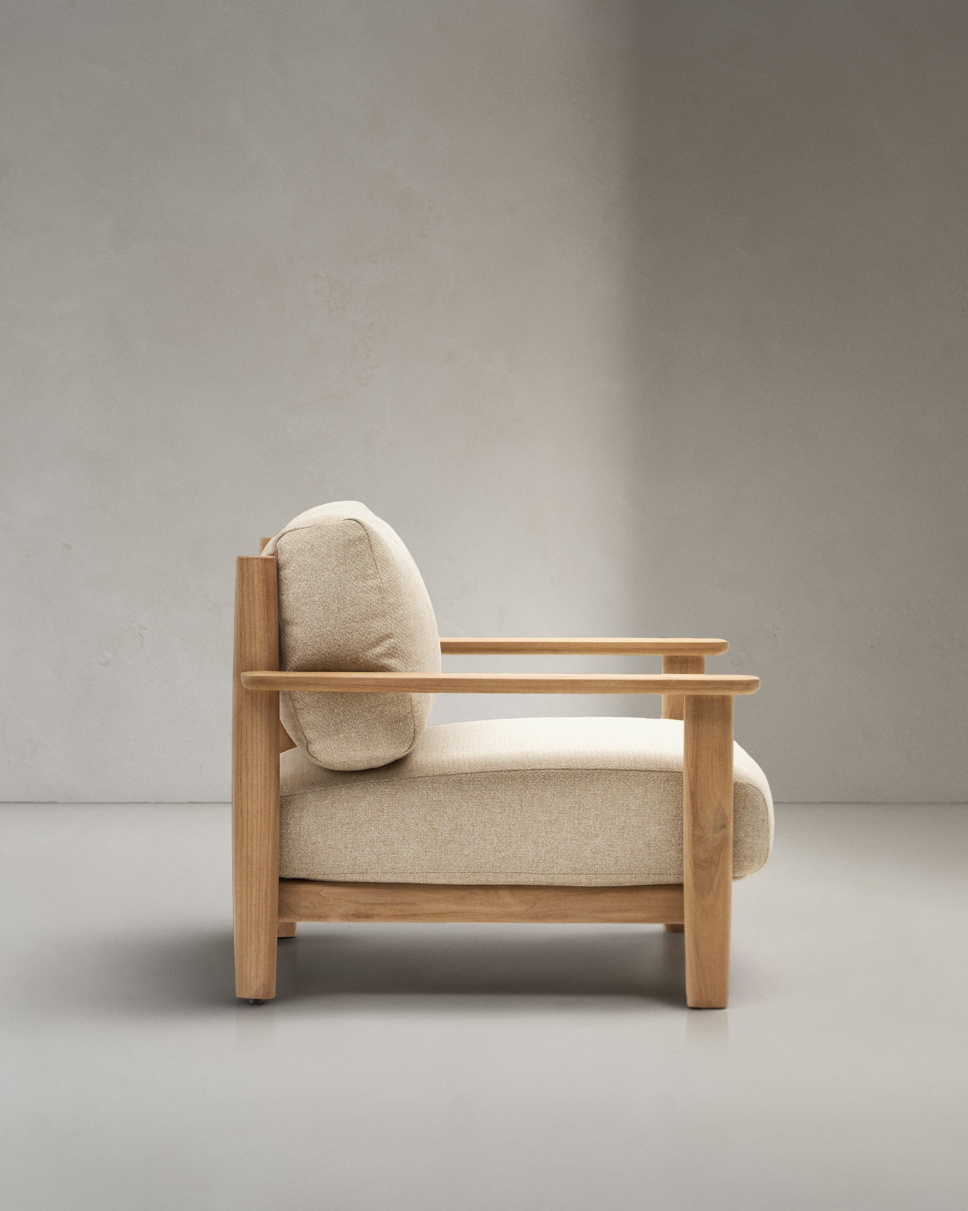 Tirant armchair, made of 100% FSC certified solid teak wood