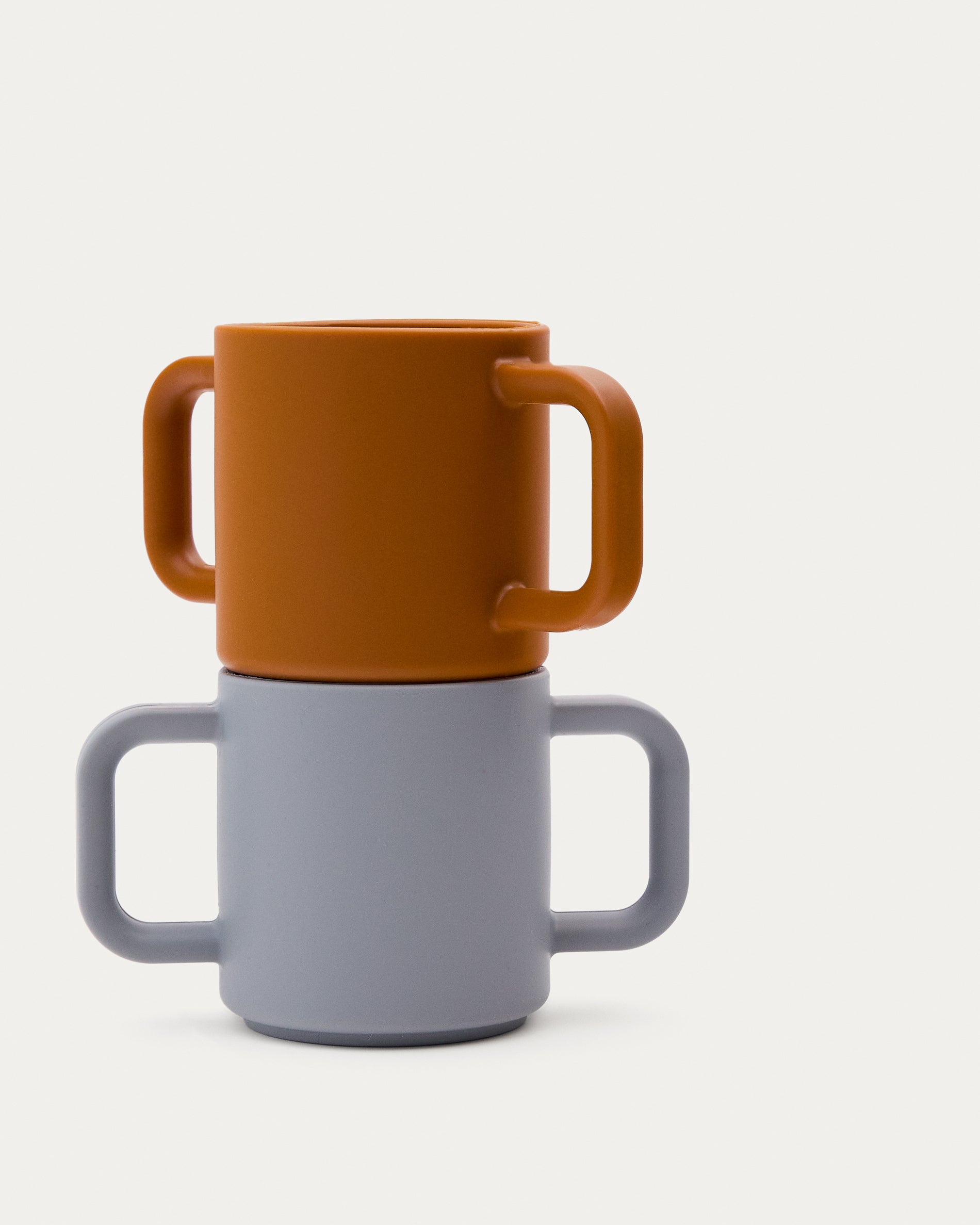 Lili set of two cups in orange and blue silicone - Detail