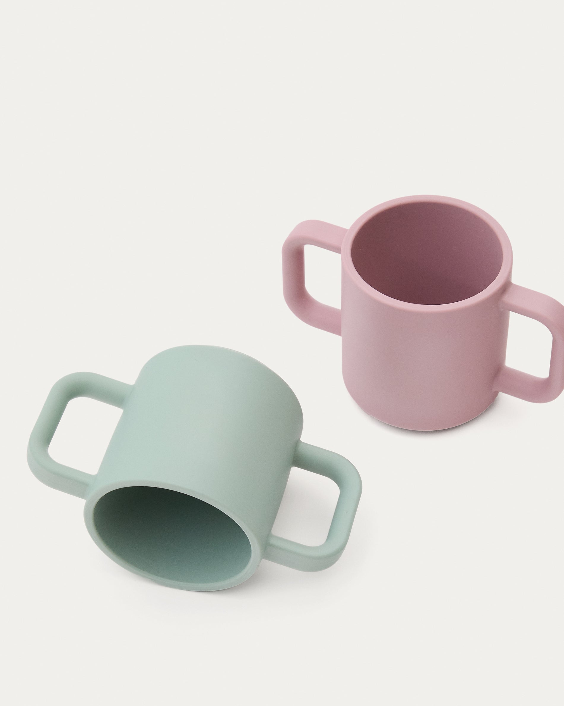Lili set of two cups in pink and turquoise silicone - Detail