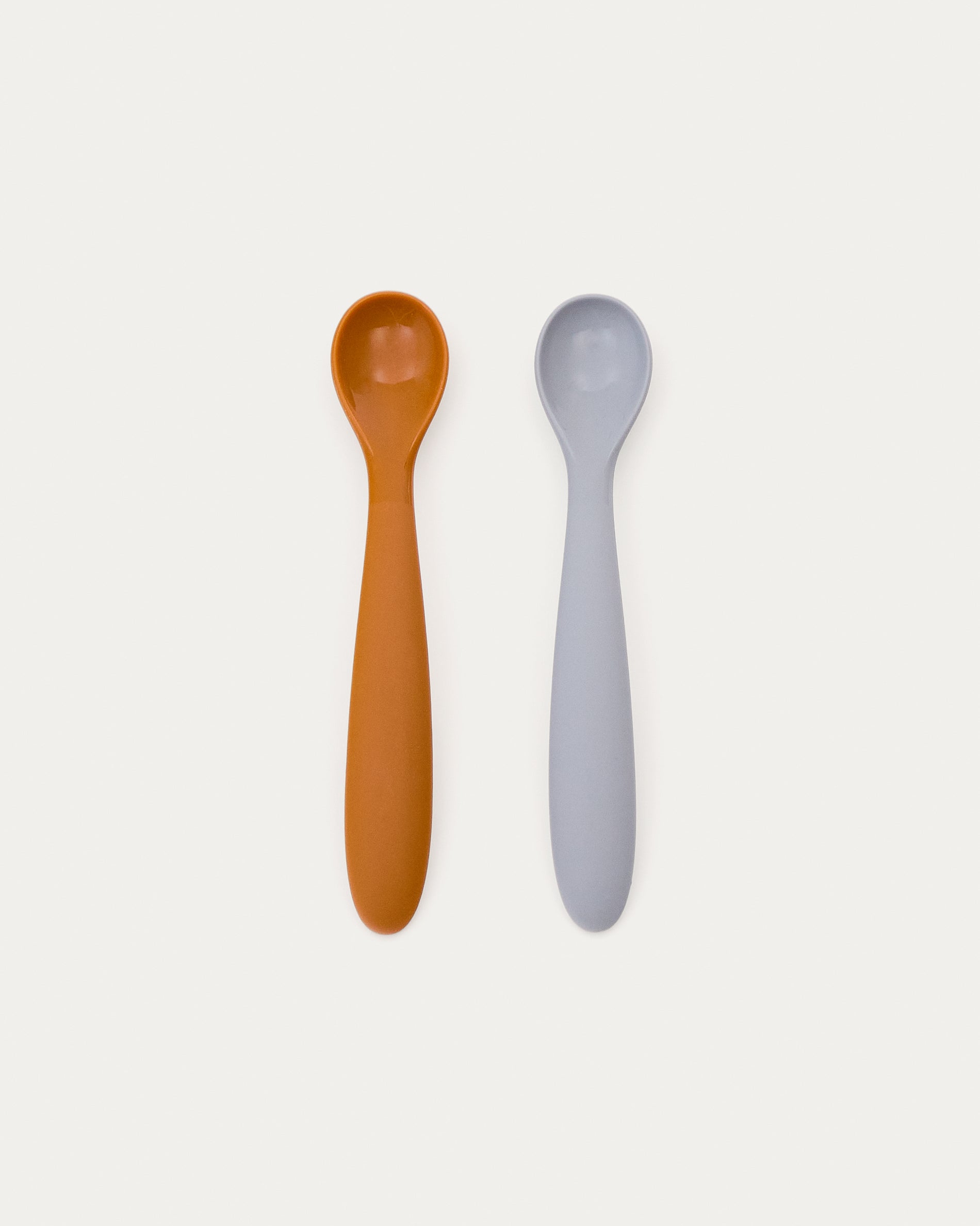 Lili set of two spoons in orange and blue silicone - Product View