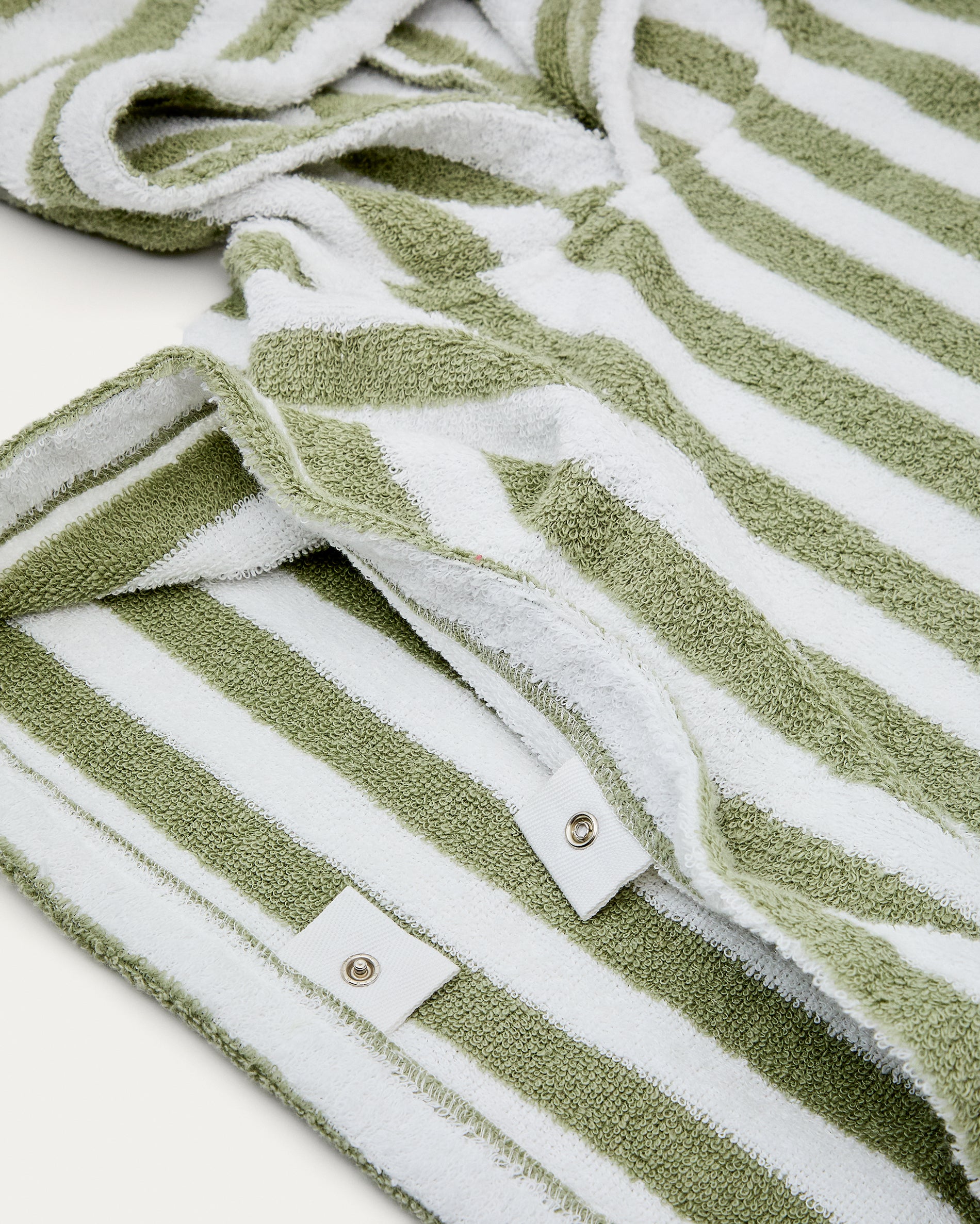 Nuni cotton poncho towel with white and green stripes size 2/3 years - Detail