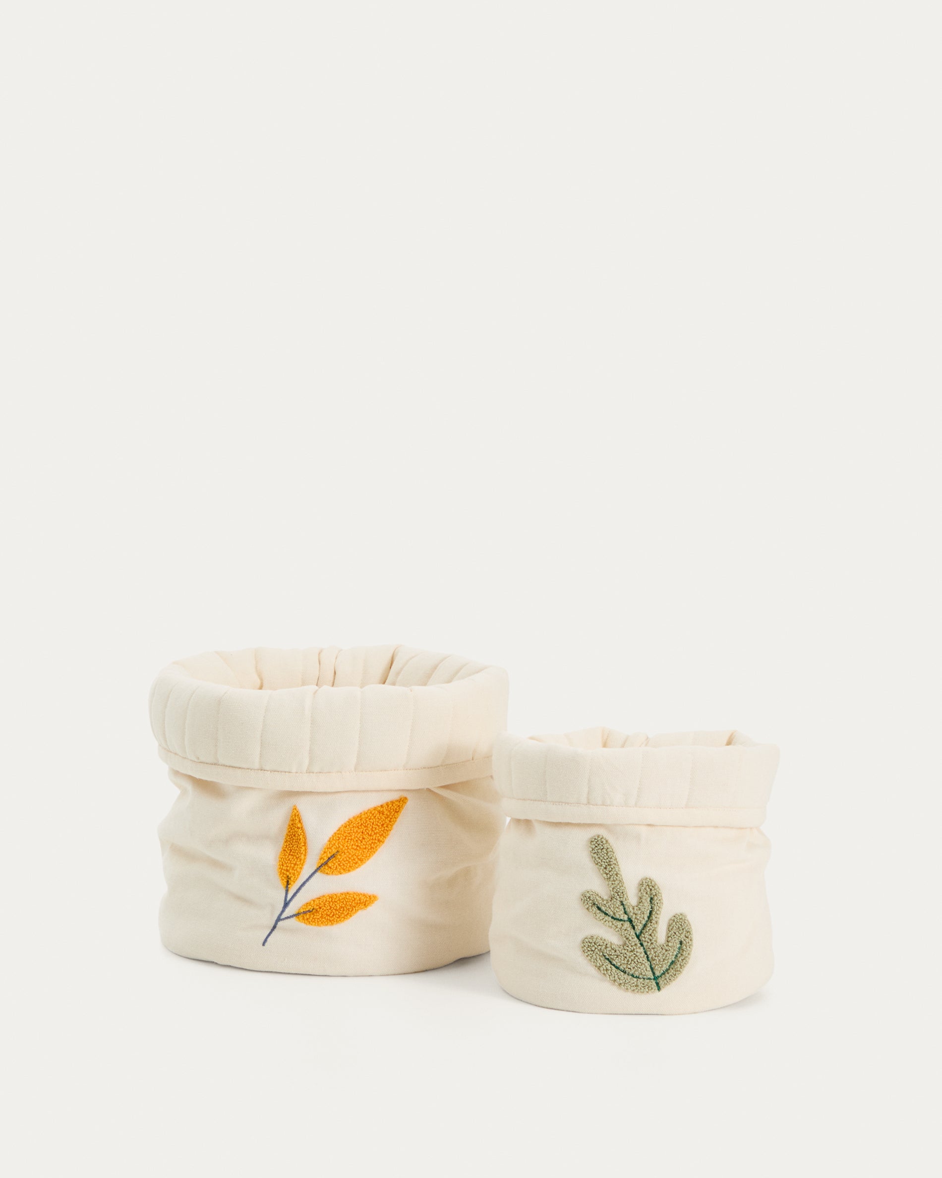 Tandani set of 2 beige cotton children's baskets with embroidered leaves - Product View