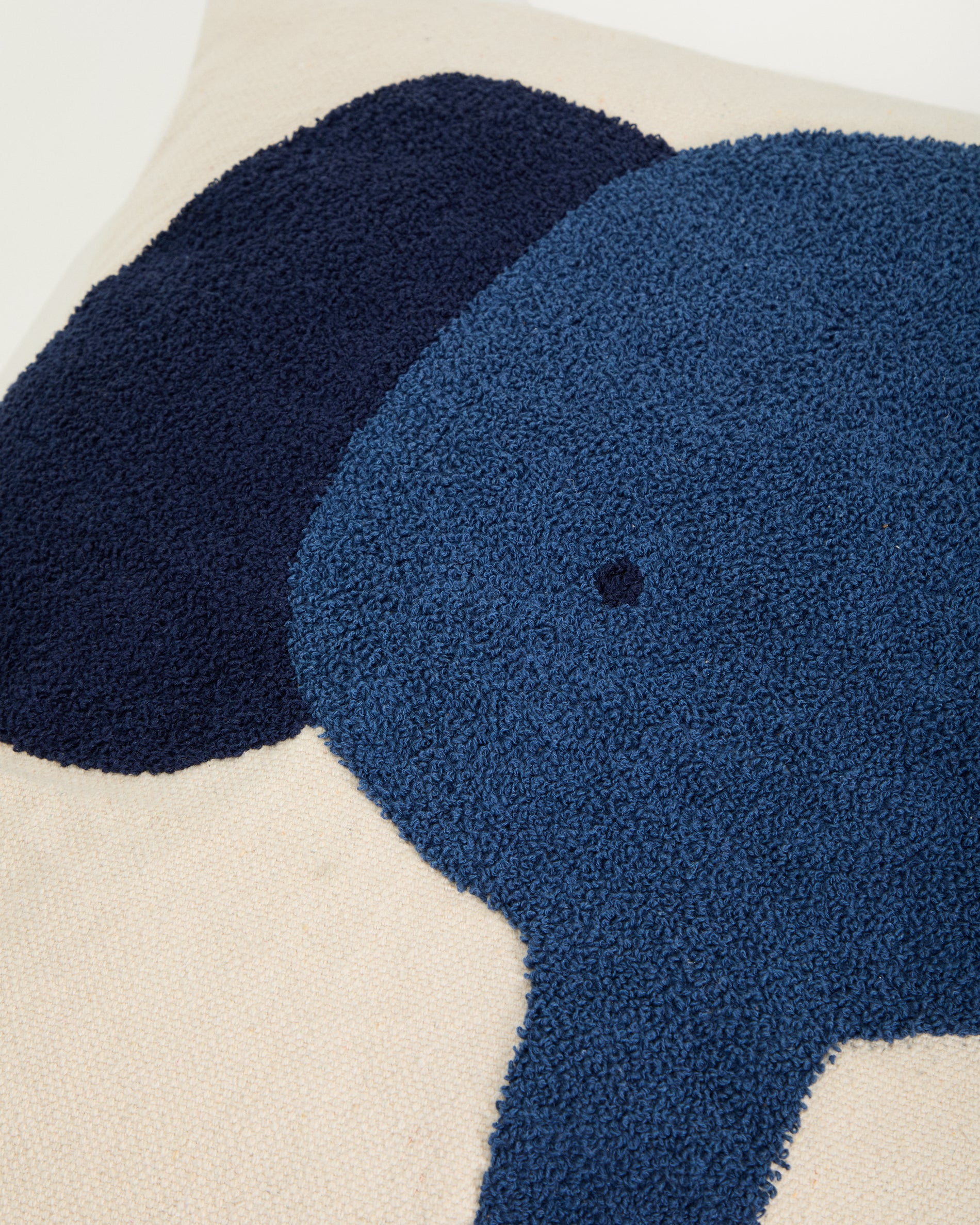 Tandani beige cotton floor cushion with blue elephant 70 x 70cm - Detail