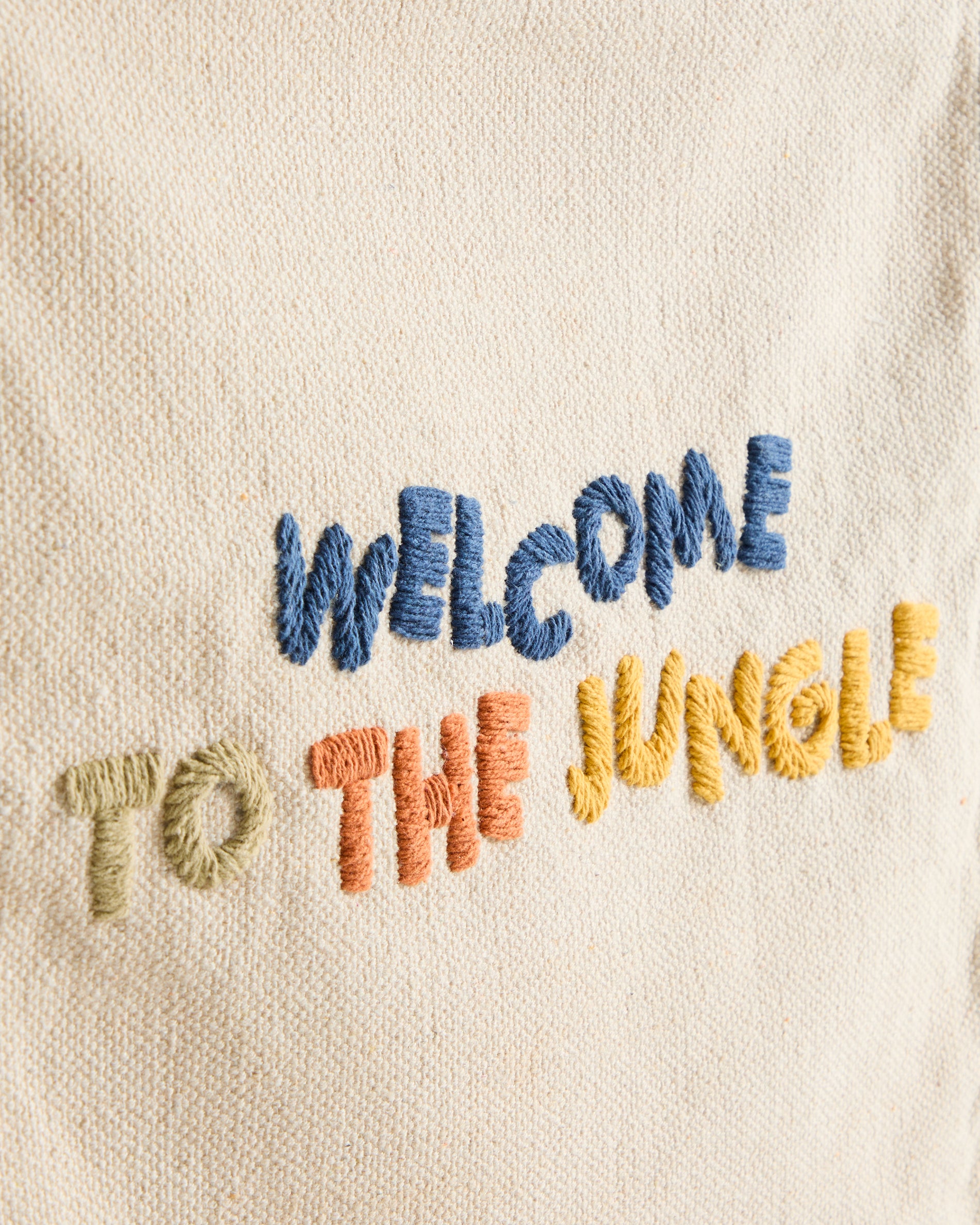 Tandani beige cotton wall tapestry with multicoloured letters and fringing 40 x 50cm - Detail