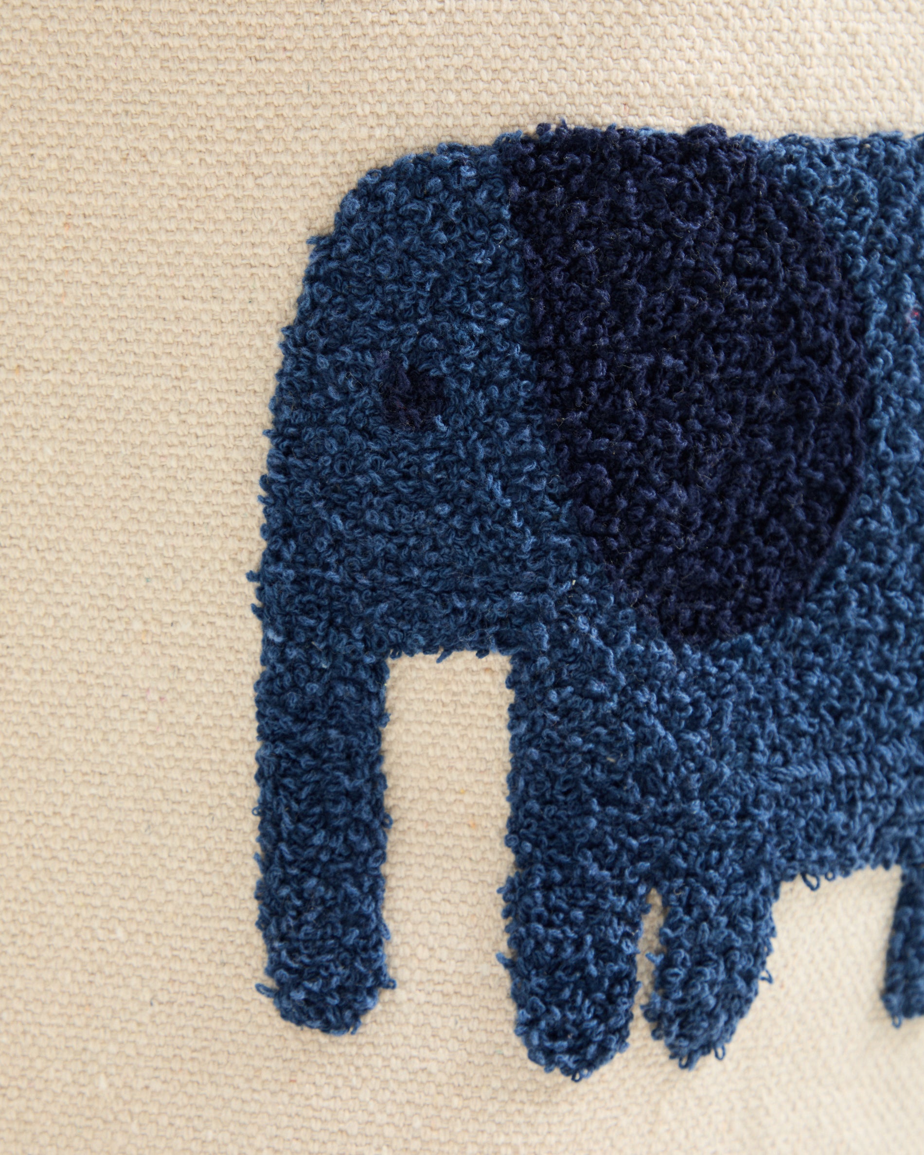 Tandani beige cotton basket with blue elephant 30cm - Detail