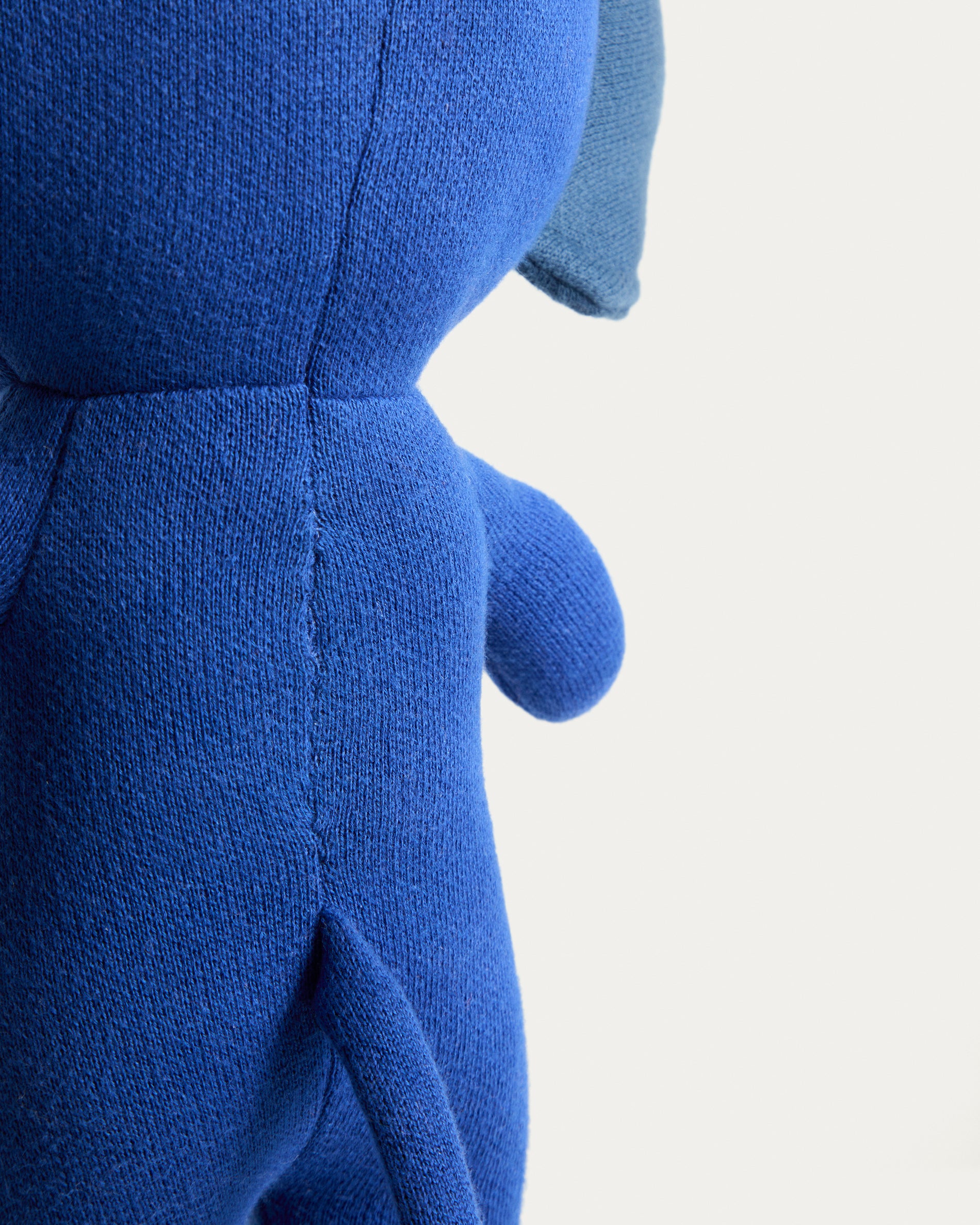 Tandani blue knitted elephant soft toy - Detail