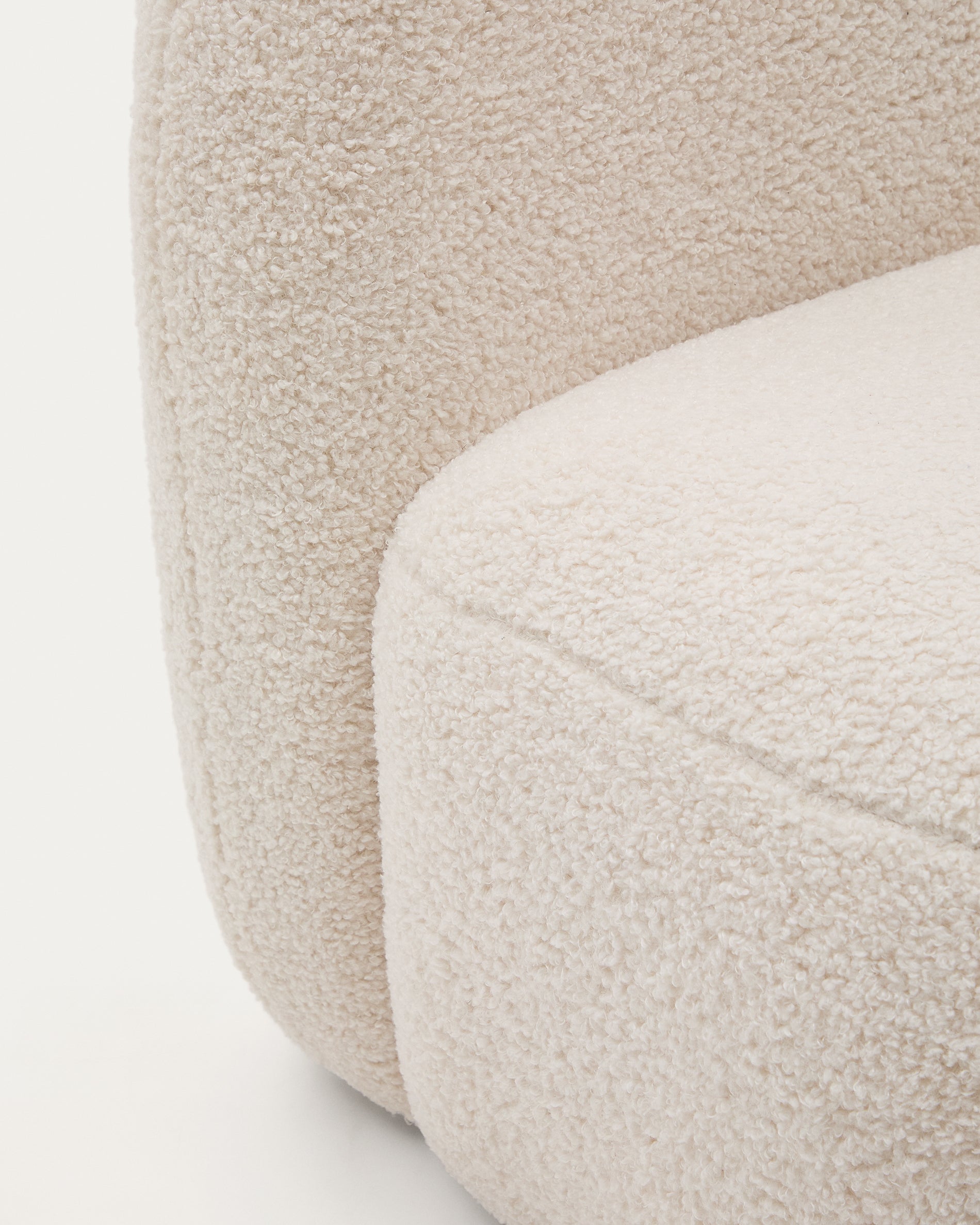 Bucky child’s armchair in white bouclé FSC 100% - Detail