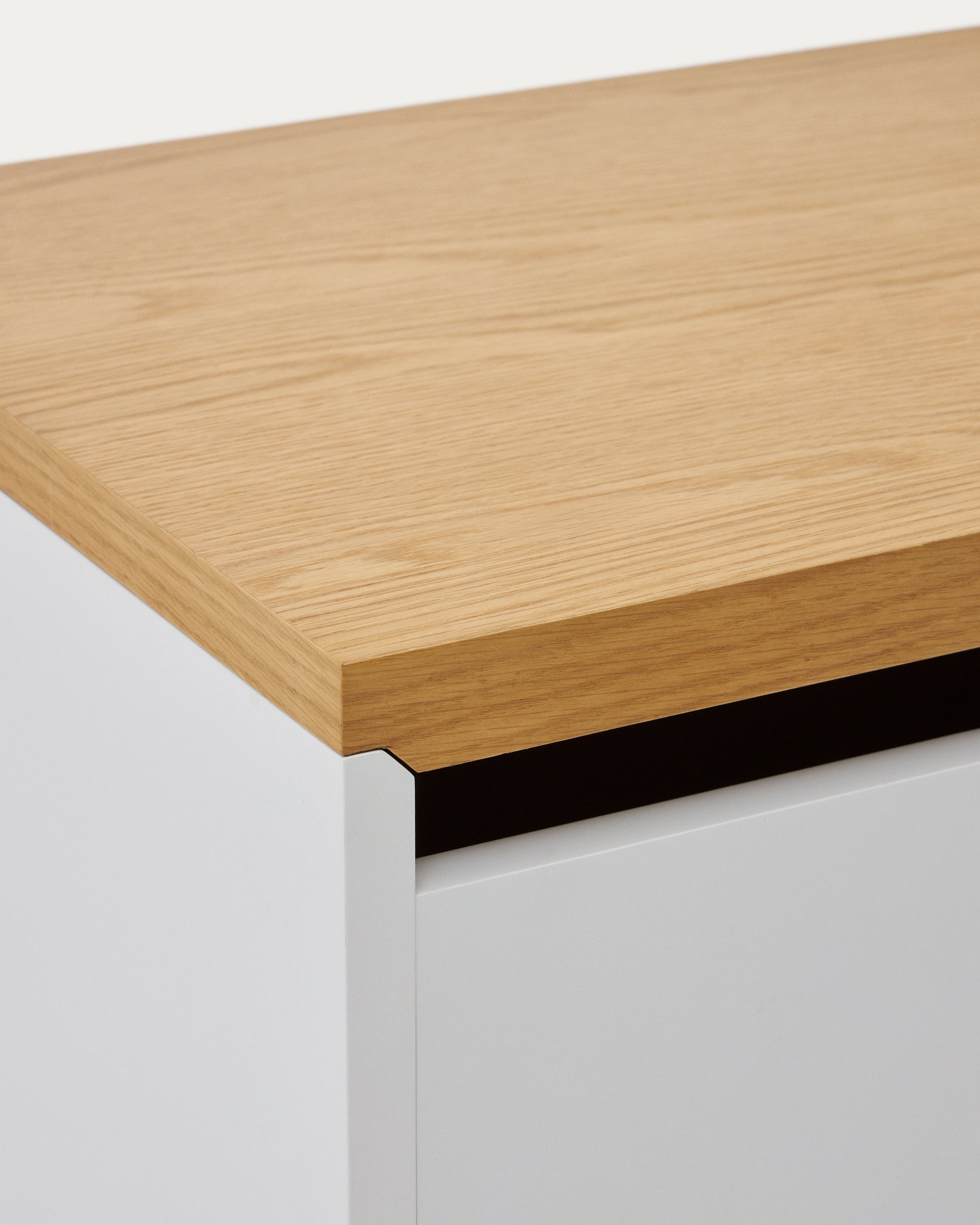 Abilen oak veneerc hest of drawers 60 x 40 cm FSC 100% - Detail