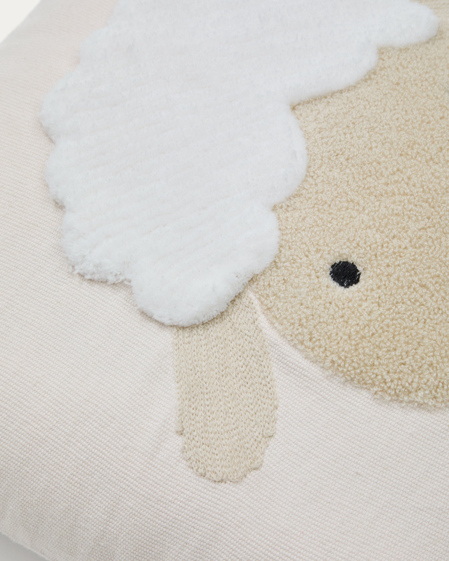 Milu cushion cover in beige cotton with a sheep embroidery feature, 45 x 45 cm - Detail