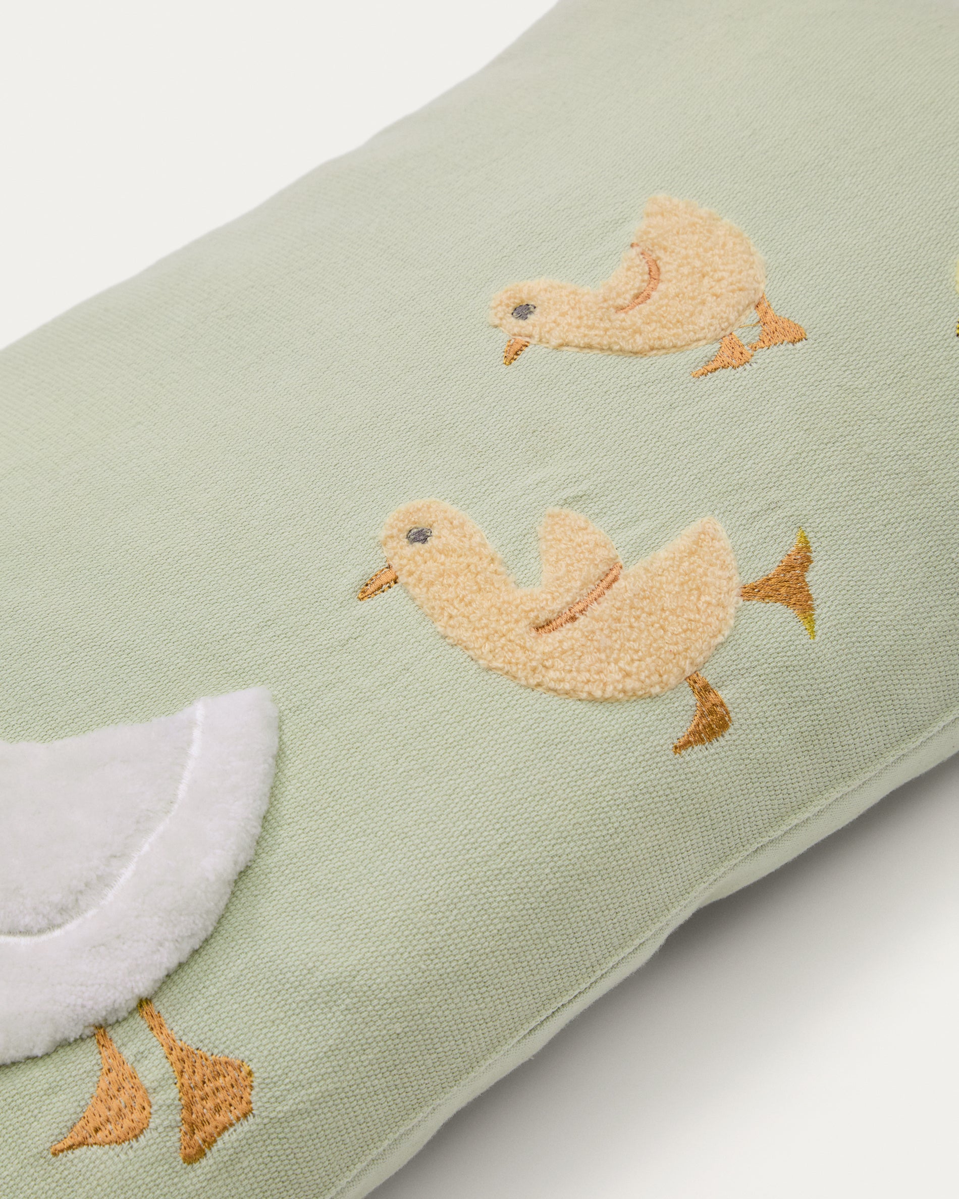 Milu cushion cover in green cotton with a goose embroidery feature, 30 x 50 cm - Detail