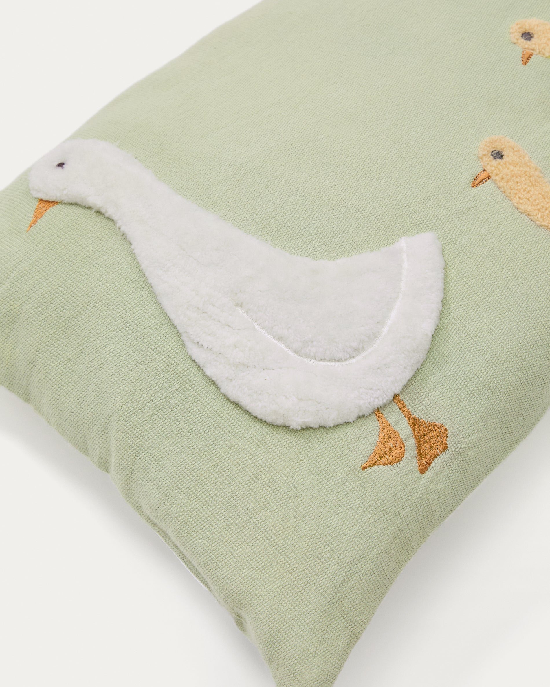 Milu cushion cover in green cotton with a goose embroidery feature, 30 x 50 cm - Detail