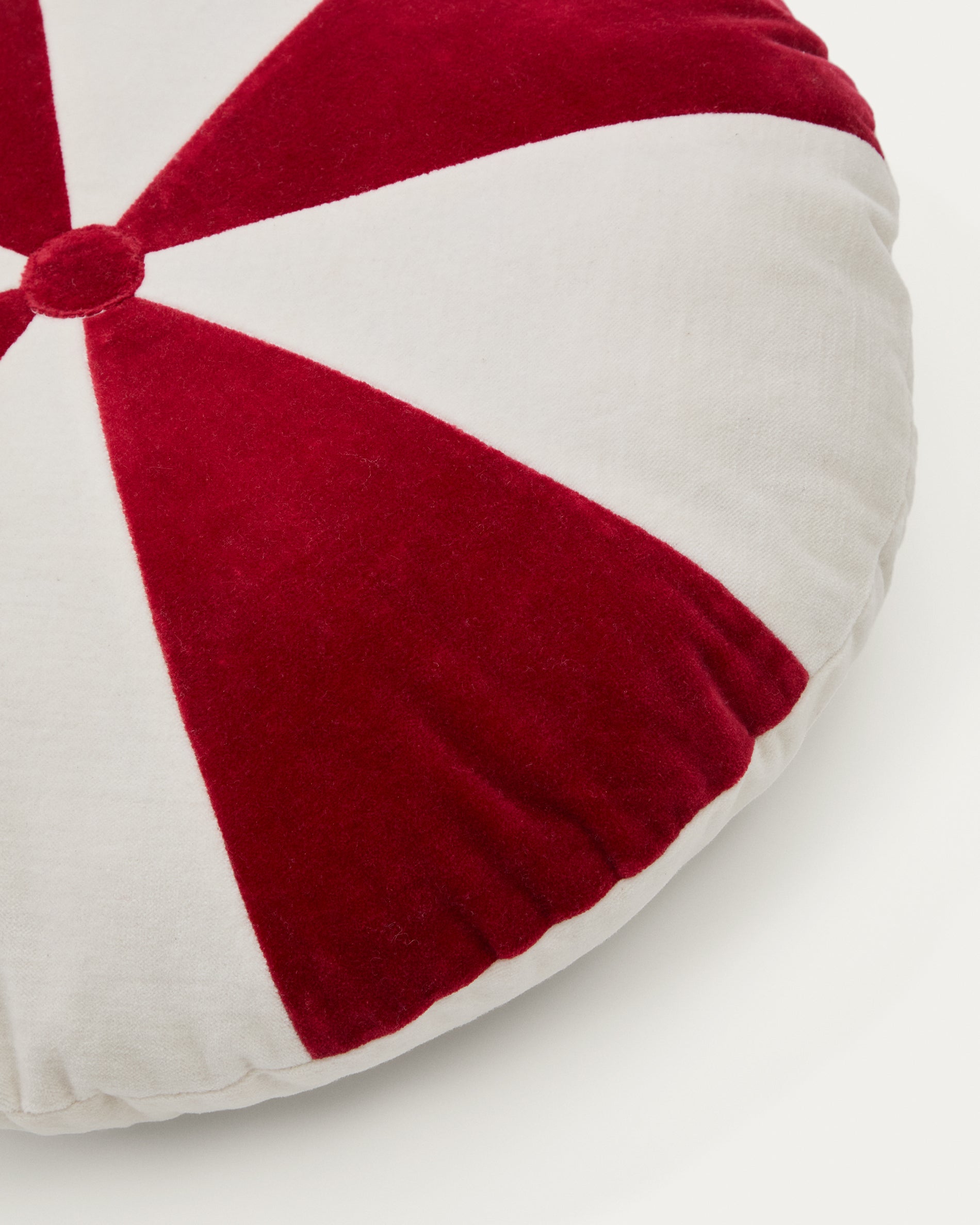 Odet white and red, round cotton cushion, Ø 45 cm - Detail